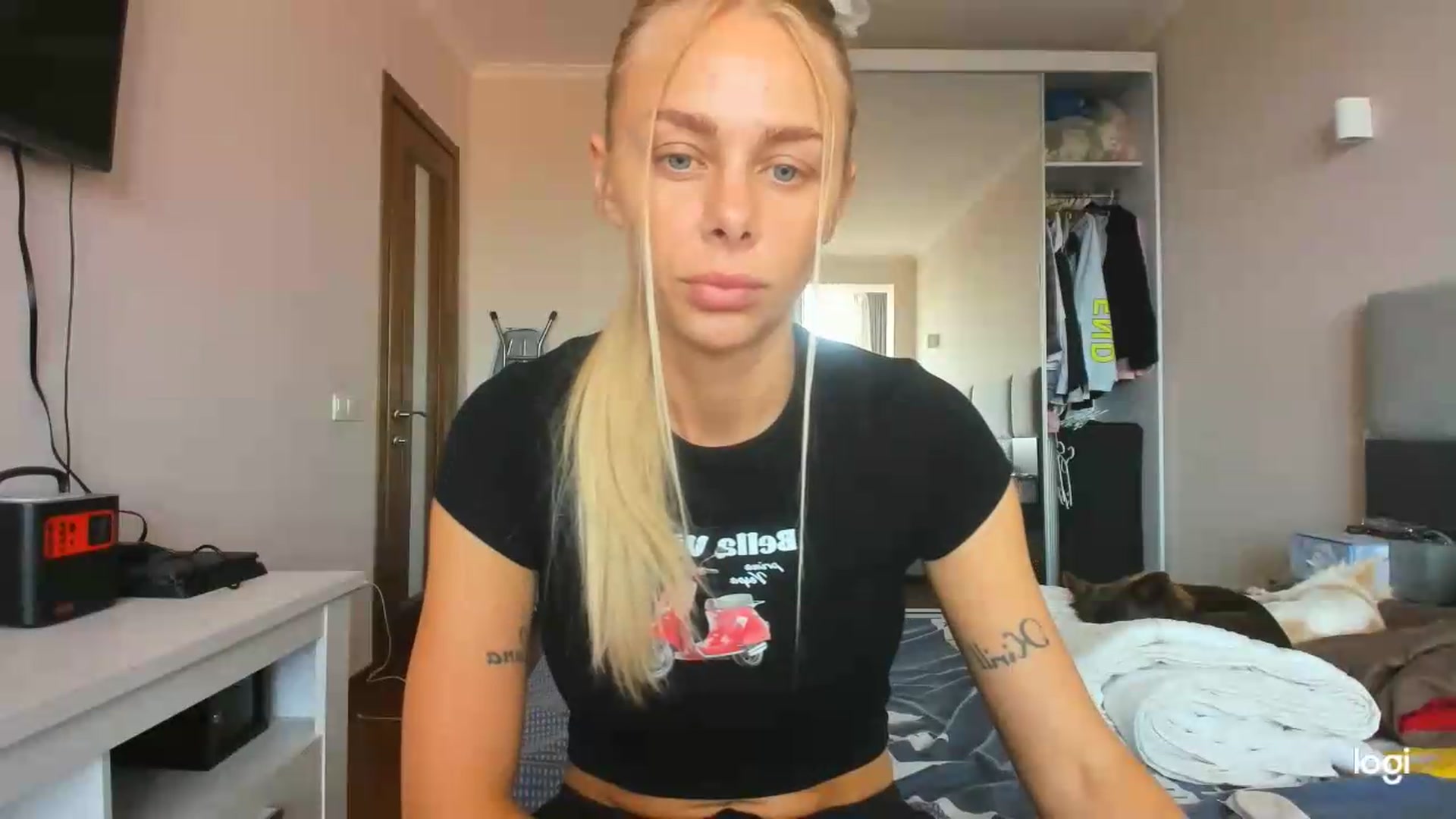 Gallery image thumbnail from Librarys_bb's myfreecams stream on, 07/21/2026, 09:46 image 9 of 20