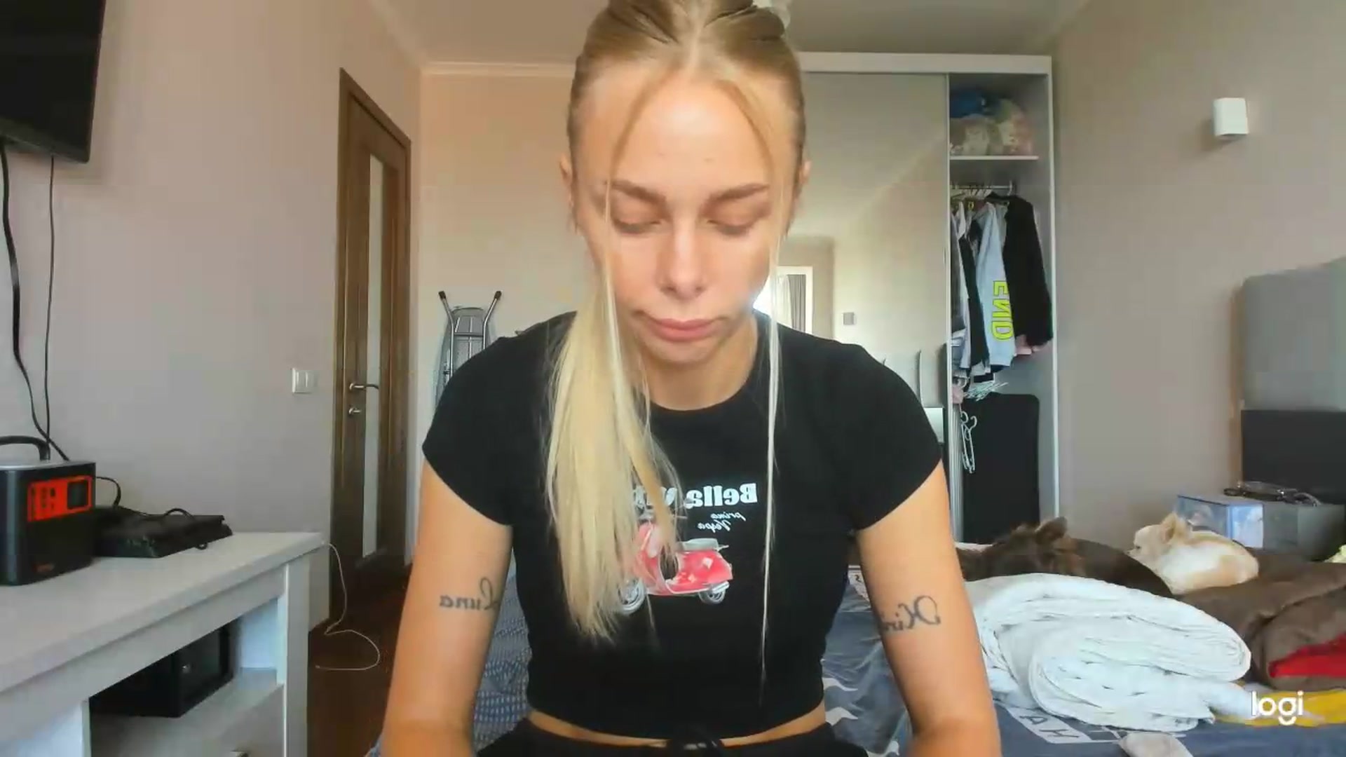 Gallery image thumbnail from Librarys_bb's myfreecams stream on, 07/21/2026, 09:46 image 2 of 20