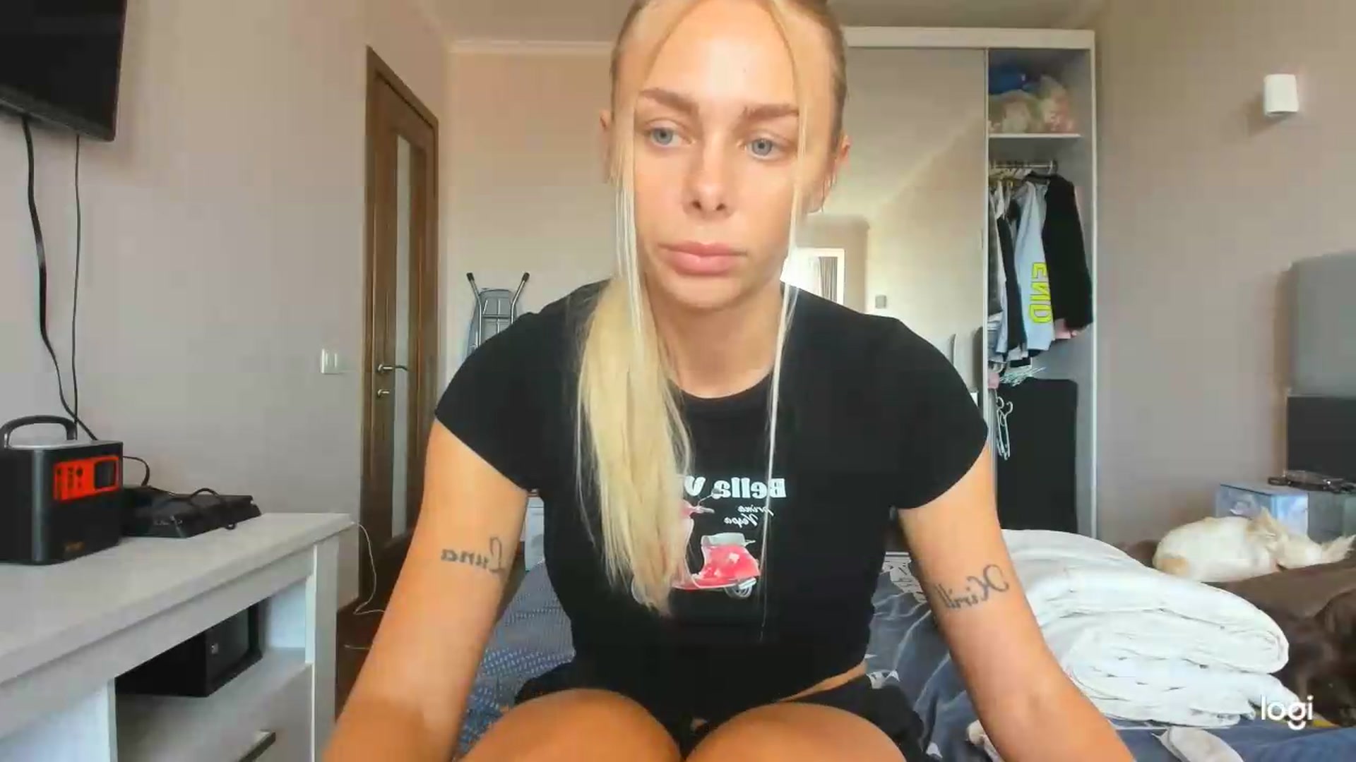 Gallery image thumbnail from Librarys_bb's myfreecams stream on, 07/21/2026, 09:46 image 19 of 20