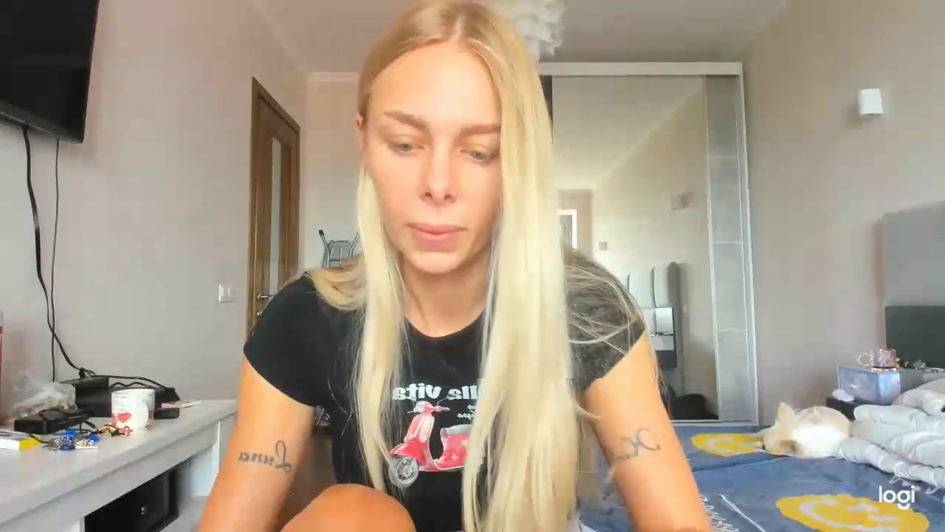 Gallery image thumbnail from Librarys_bb's myfreecams stream on, 07/24/2026, 11:49 image 9 of 20