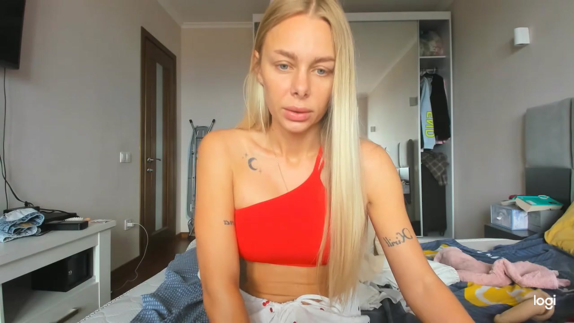 Gallery image thumbnail from Librarys_bb's myfreecams stream on, 07/28/2026, 11:24 image 17 of 20
