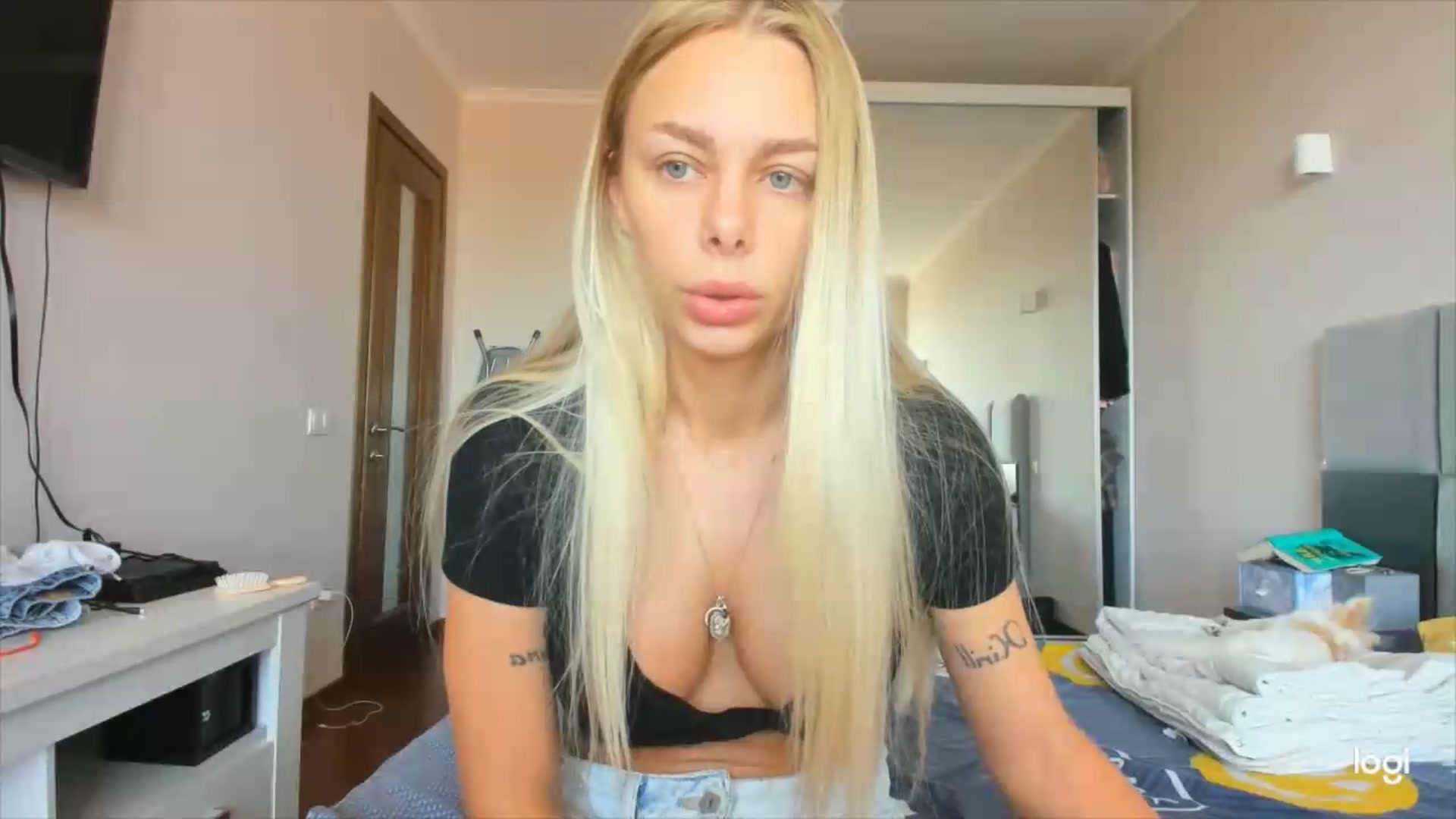 Gallery image thumbnail from Librarys_bb's myfreecams stream on, 07/29/2026, 10:08 image 8 of 20
