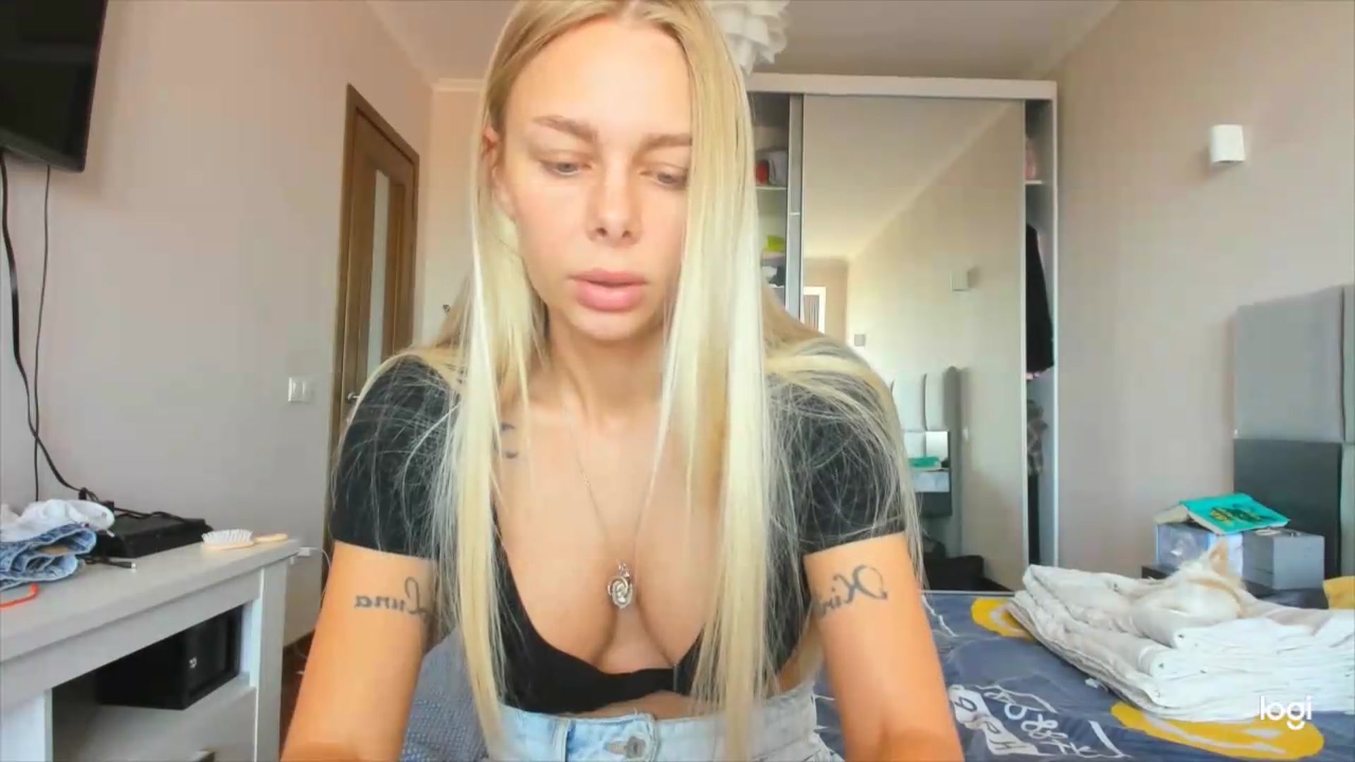 Gallery image thumbnail from Librarys_bb's myfreecams stream on, 07/29/2026, 10:08 image 18 of 20