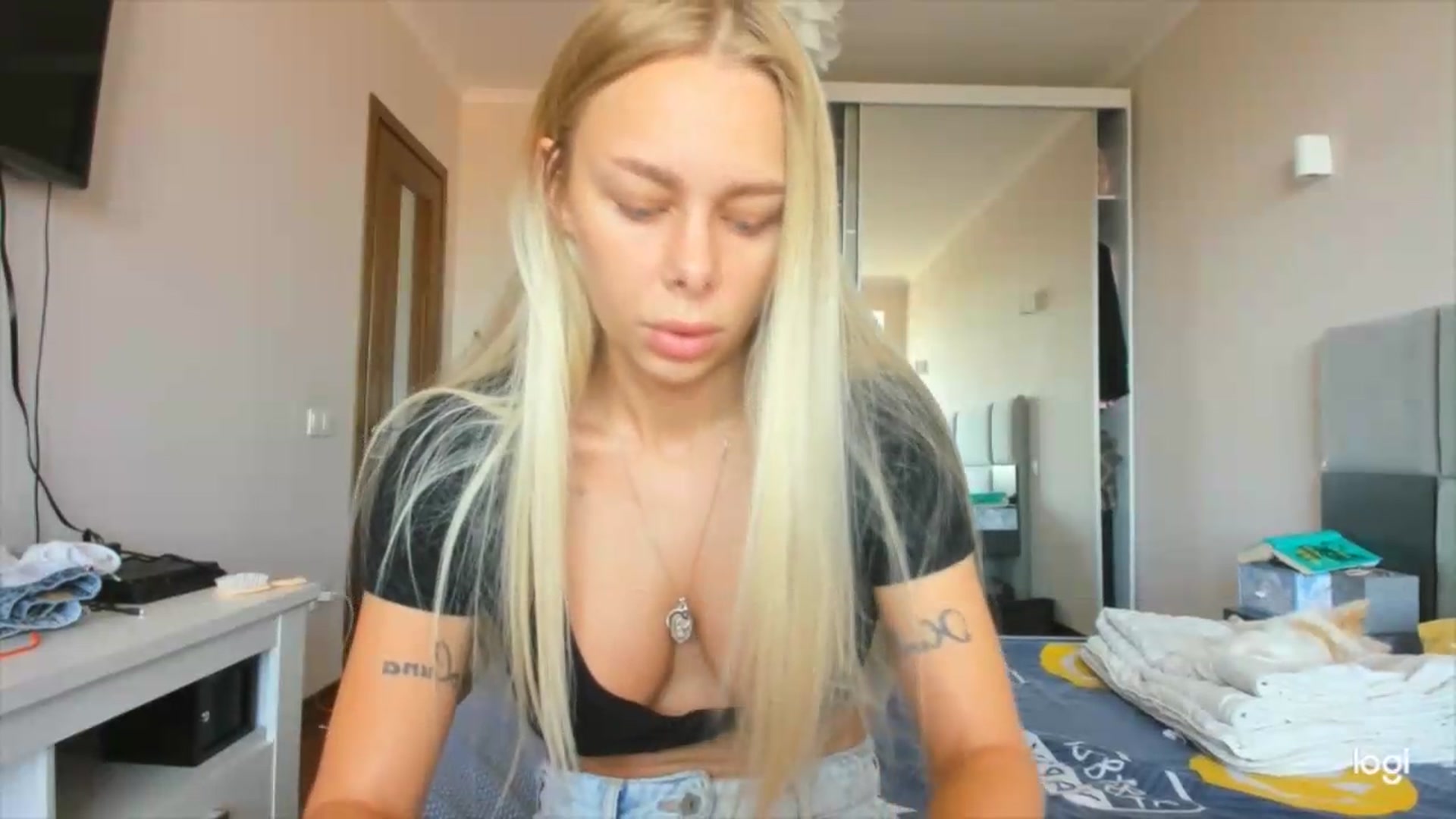 Gallery image thumbnail from Librarys_bb's myfreecams stream on, 07/29/2026, 10:08 image 5 of 20