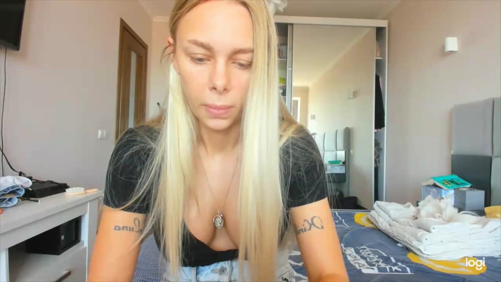 Gallery image thumbnail from Librarys_bb's myfreecams stream on, 07/29/2026, 11:41 image 8 of 20