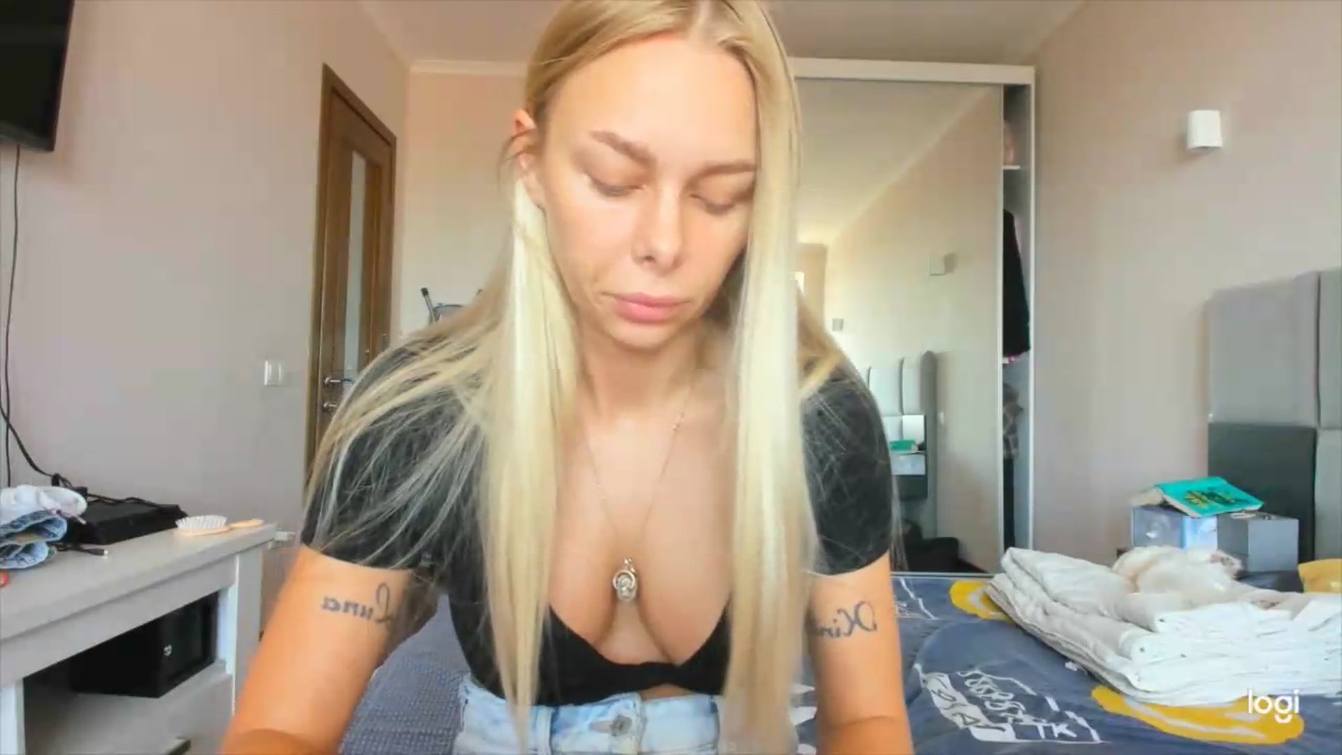 Gallery image thumbnail from Librarys_bb's myfreecams stream on, 07/29/2026, 11:41 image 5 of 20