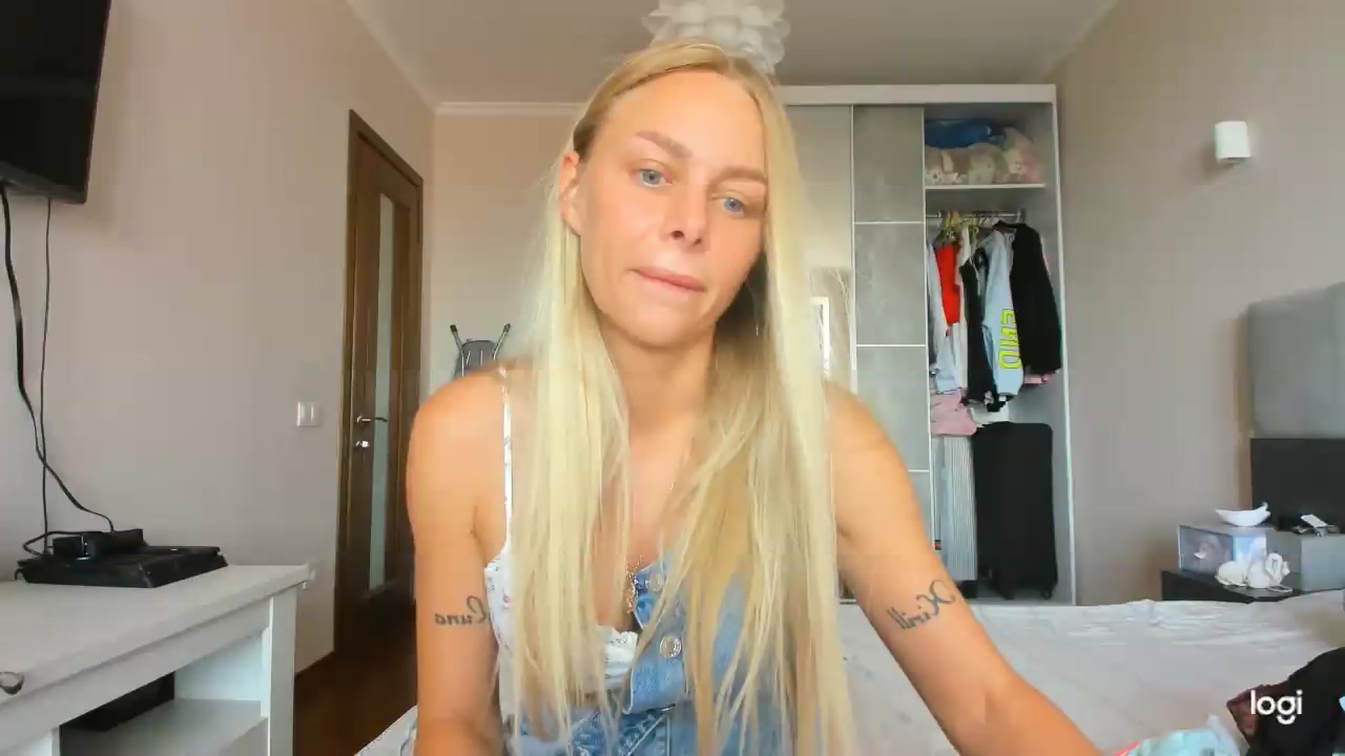 Gallery image thumbnail from Librarys_bb's myfreecams stream on, 08/03/2026, 09:46 image 20 of 20