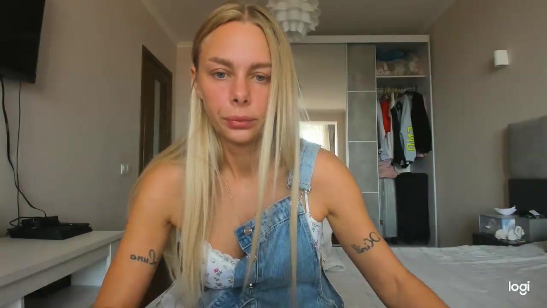 Gallery image thumbnail from Librarys_bb's myfreecams stream on, 08/03/2026, 09:46 image 5 of 20