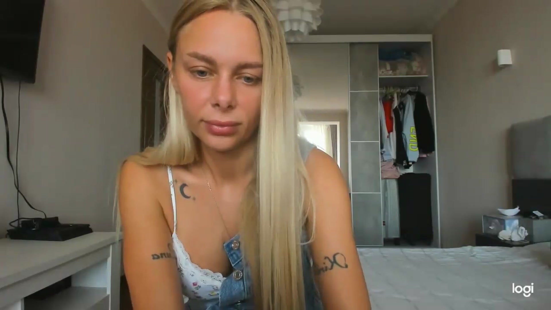 Gallery image thumbnail from Librarys_bb's myfreecams stream on, 08/03/2026, 09:46 image 12 of 20
