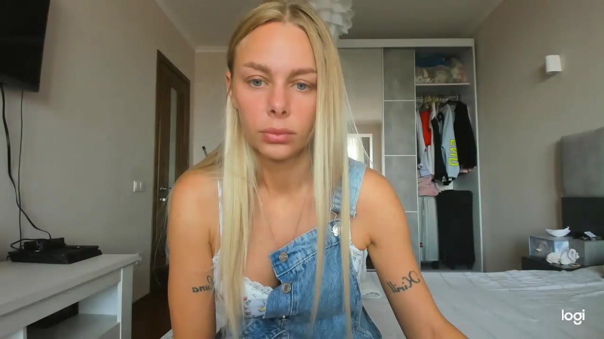 Gallery image thumbnail from Librarys_bb's myfreecams stream on, 08/03/2026, 09:46 image 4 of 20