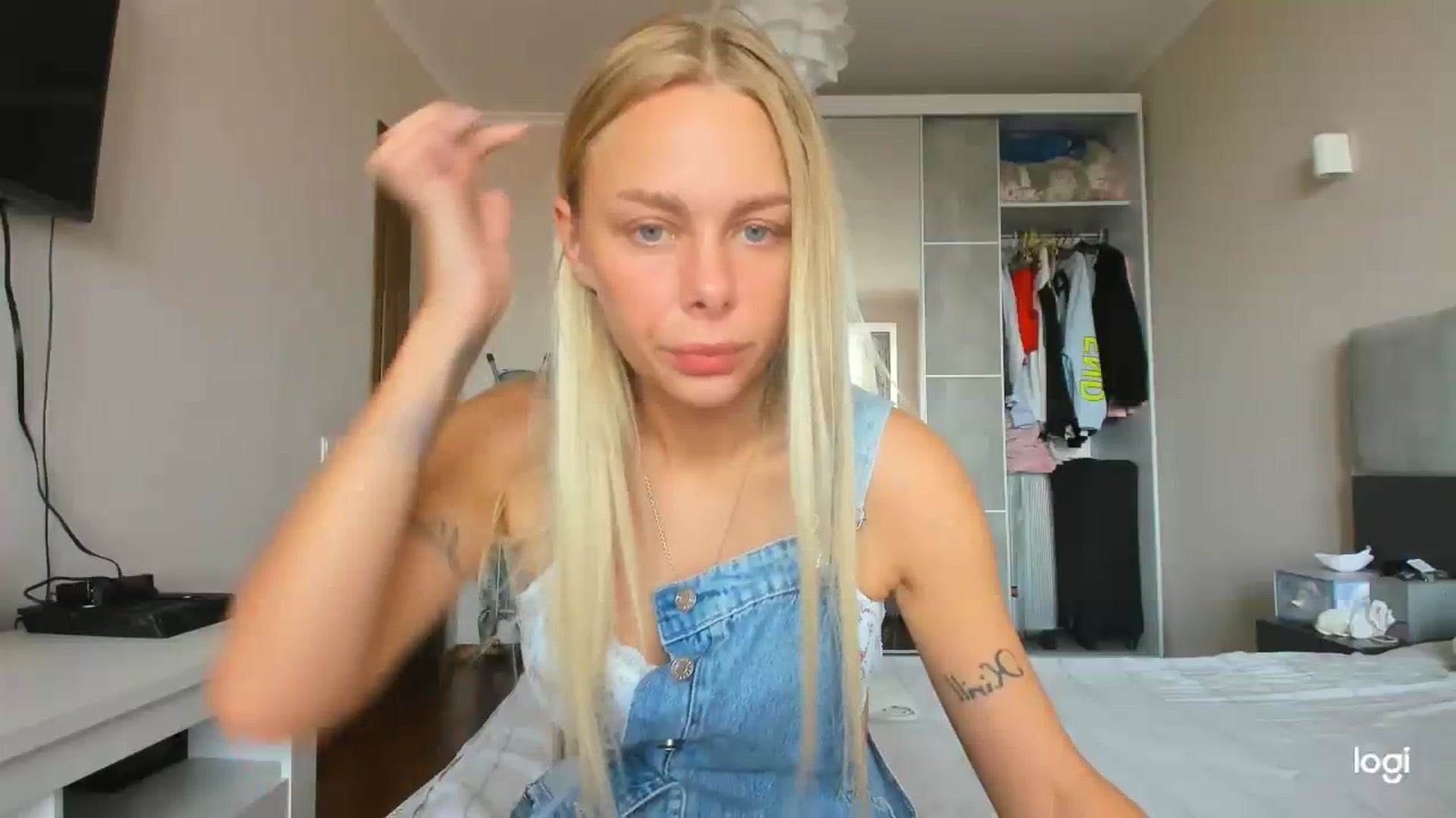 Gallery image thumbnail from Librarys_bb's myfreecams stream on, 08/03/2026, 09:46 image 3 of 20