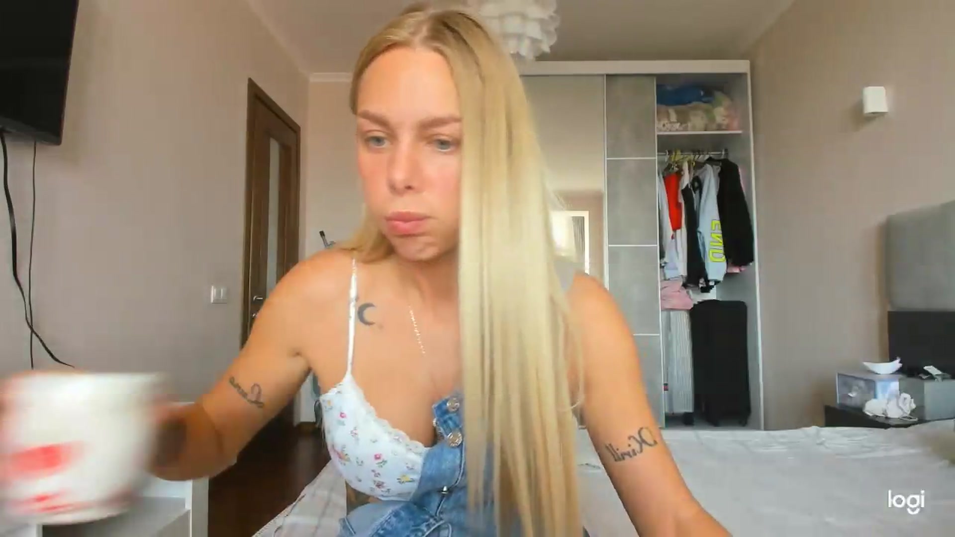 Gallery image thumbnail from Librarys_bb's myfreecams stream on, 08/03/2026, 09:46 image 13 of 20