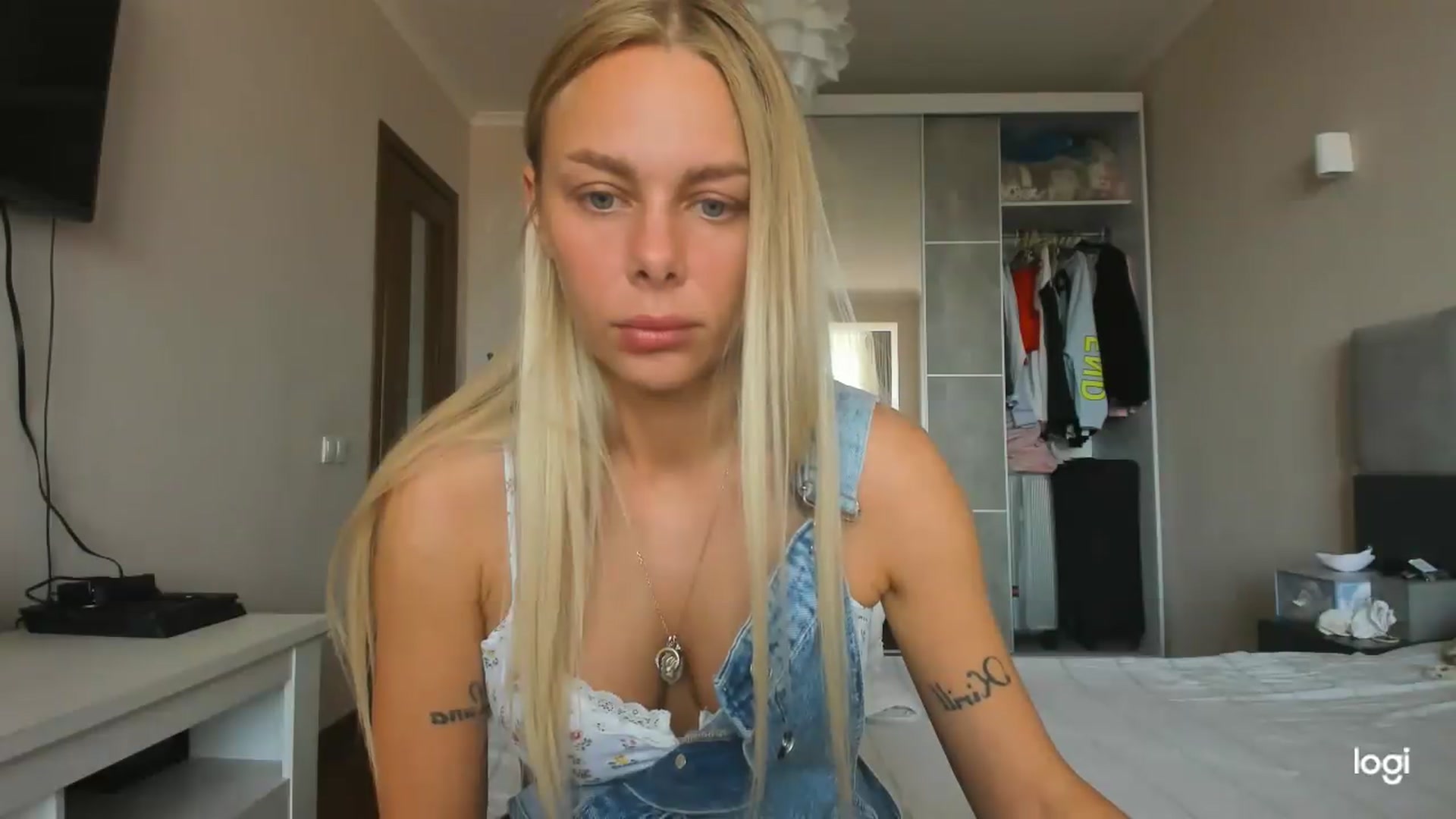 Gallery image thumbnail from Librarys_bb's myfreecams stream on, 08/03/2026, 09:46 image 6 of 20