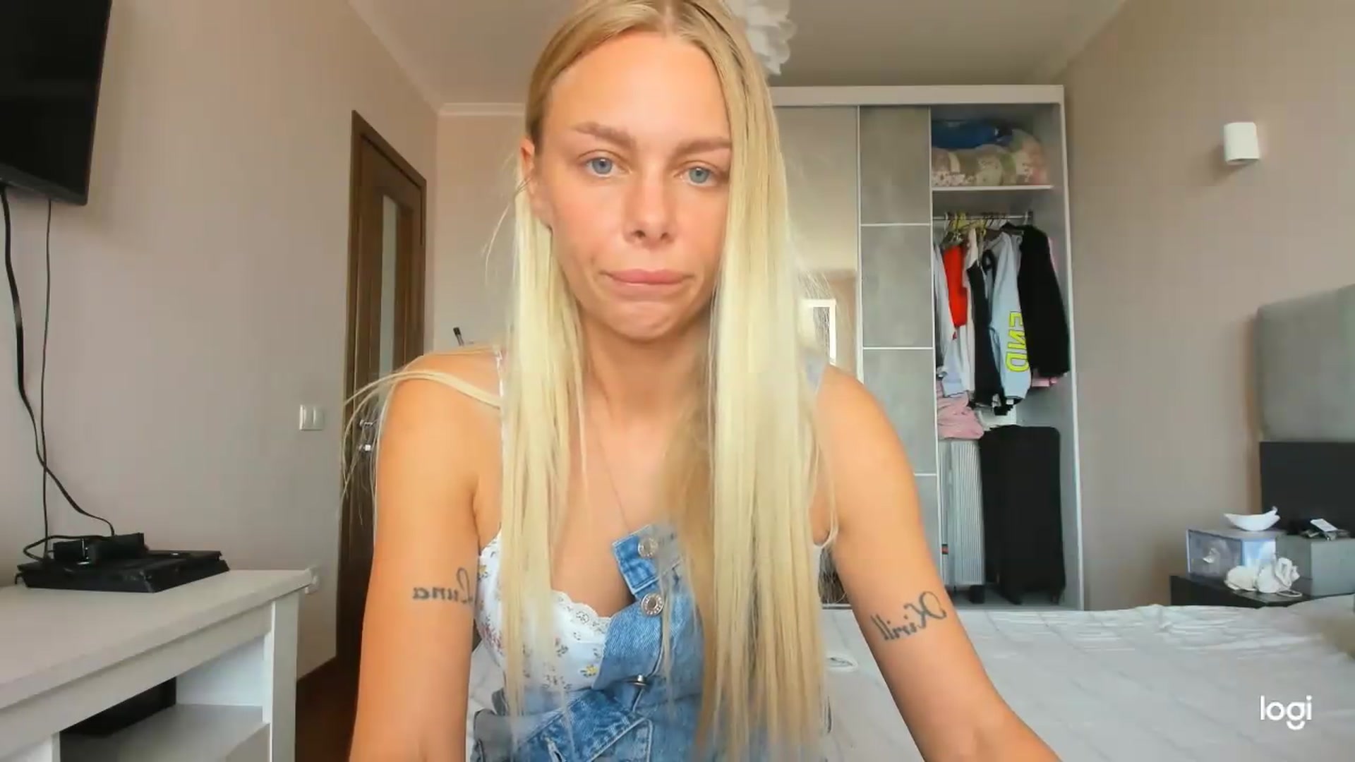 Gallery image thumbnail from Librarys_bb's myfreecams stream on, 08/03/2026, 09:46 image 15 of 20