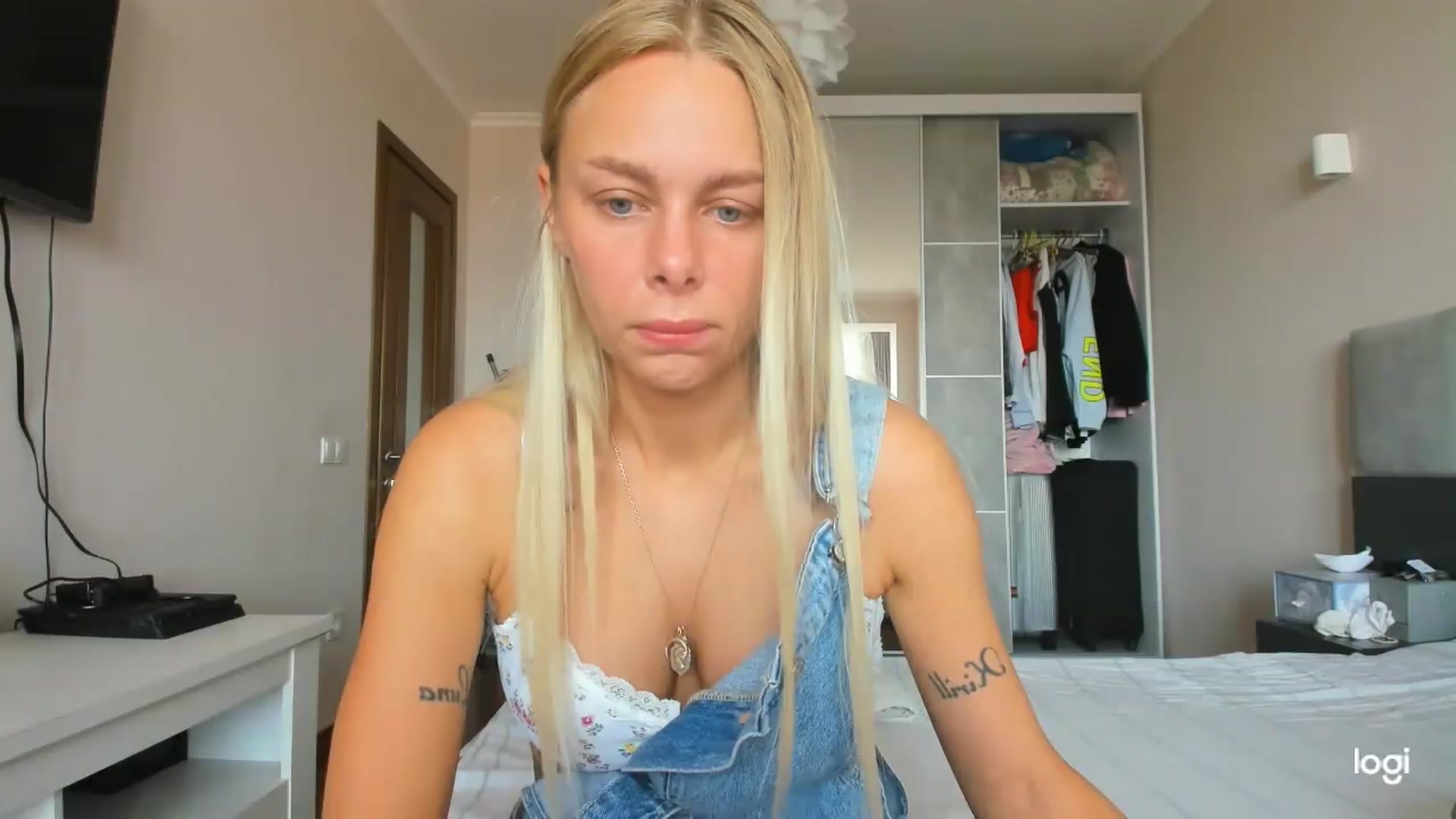 Gallery image thumbnail from Librarys_bb's myfreecams stream on, 08/03/2026, 09:46 image 2 of 20