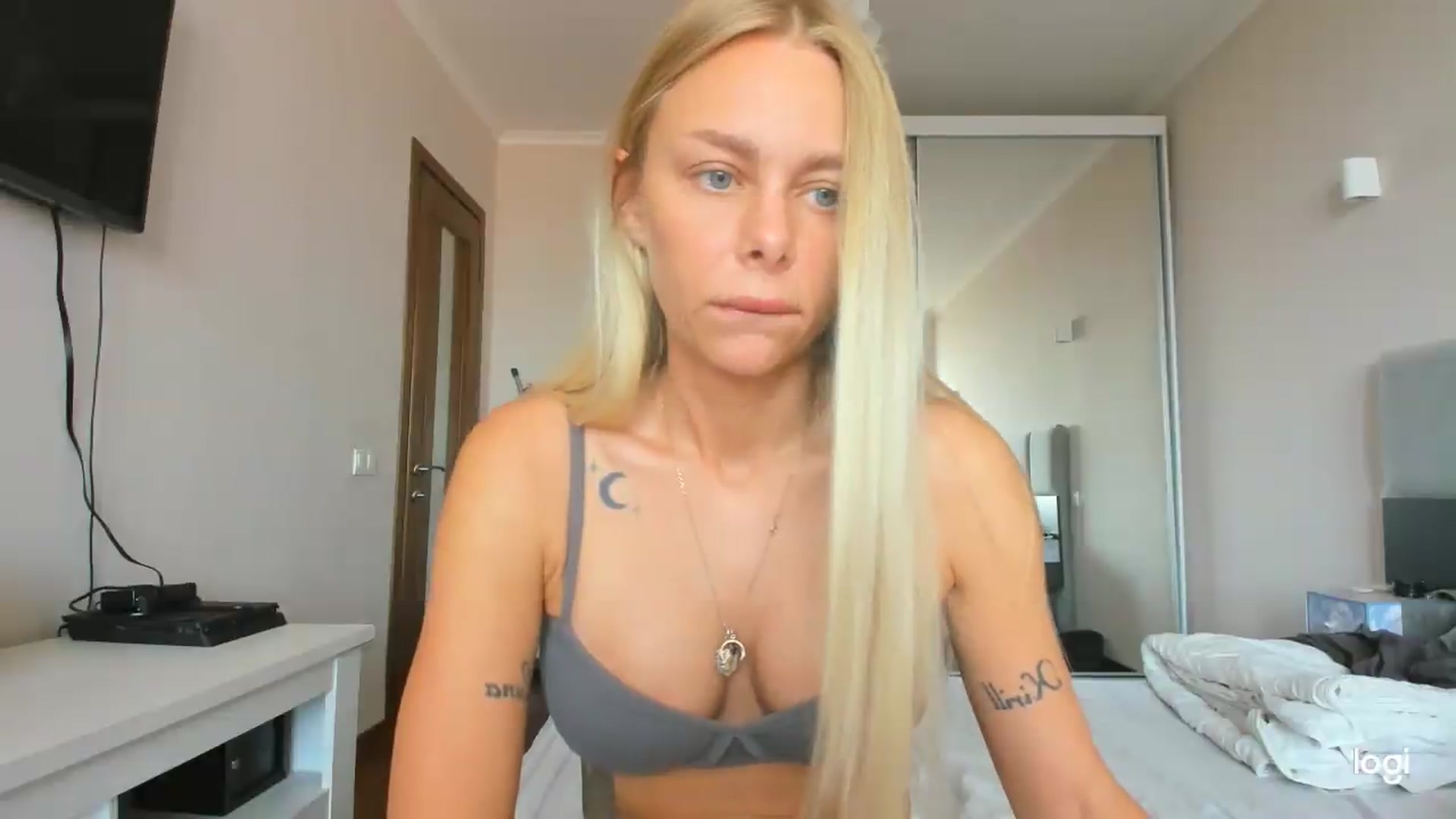Gallery image thumbnail from Librarys_bb's myfreecams stream on, 08/04/2026, 08:46 image 10 of 20