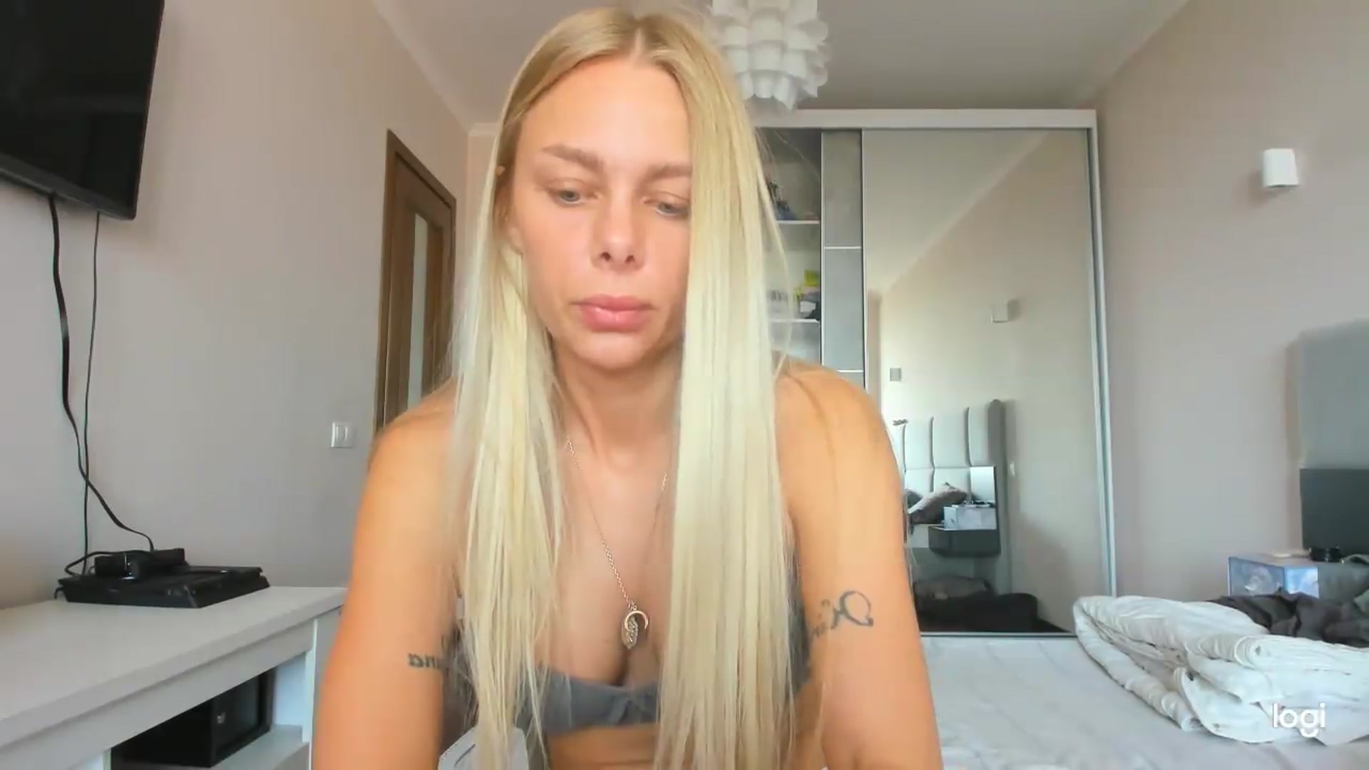 Gallery image thumbnail from Librarys_bb's myfreecams stream on, 08/04/2026, 08:46 image 16 of 20