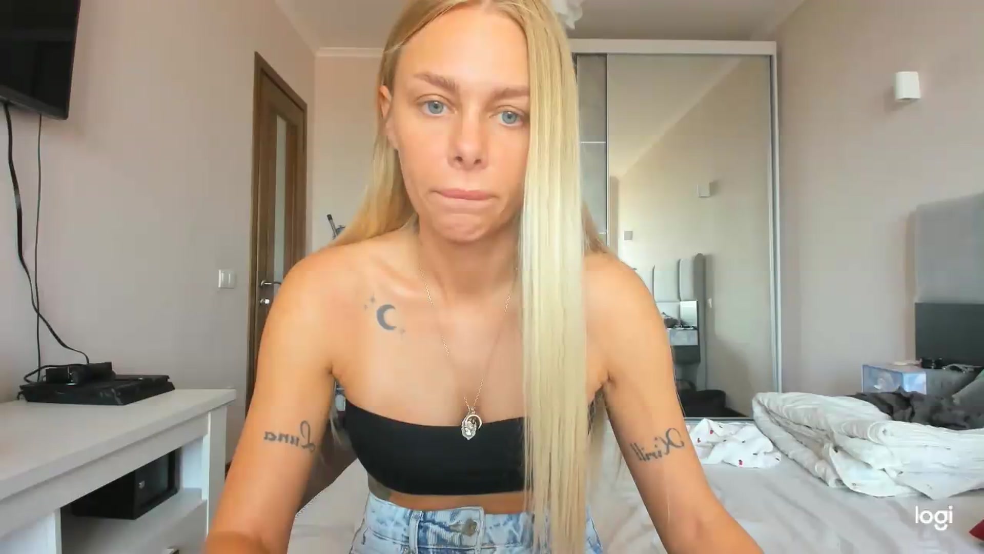 Gallery image thumbnail from Librarys_bb's myfreecams stream on, 08/04/2026, 11:25 image 2 of 20