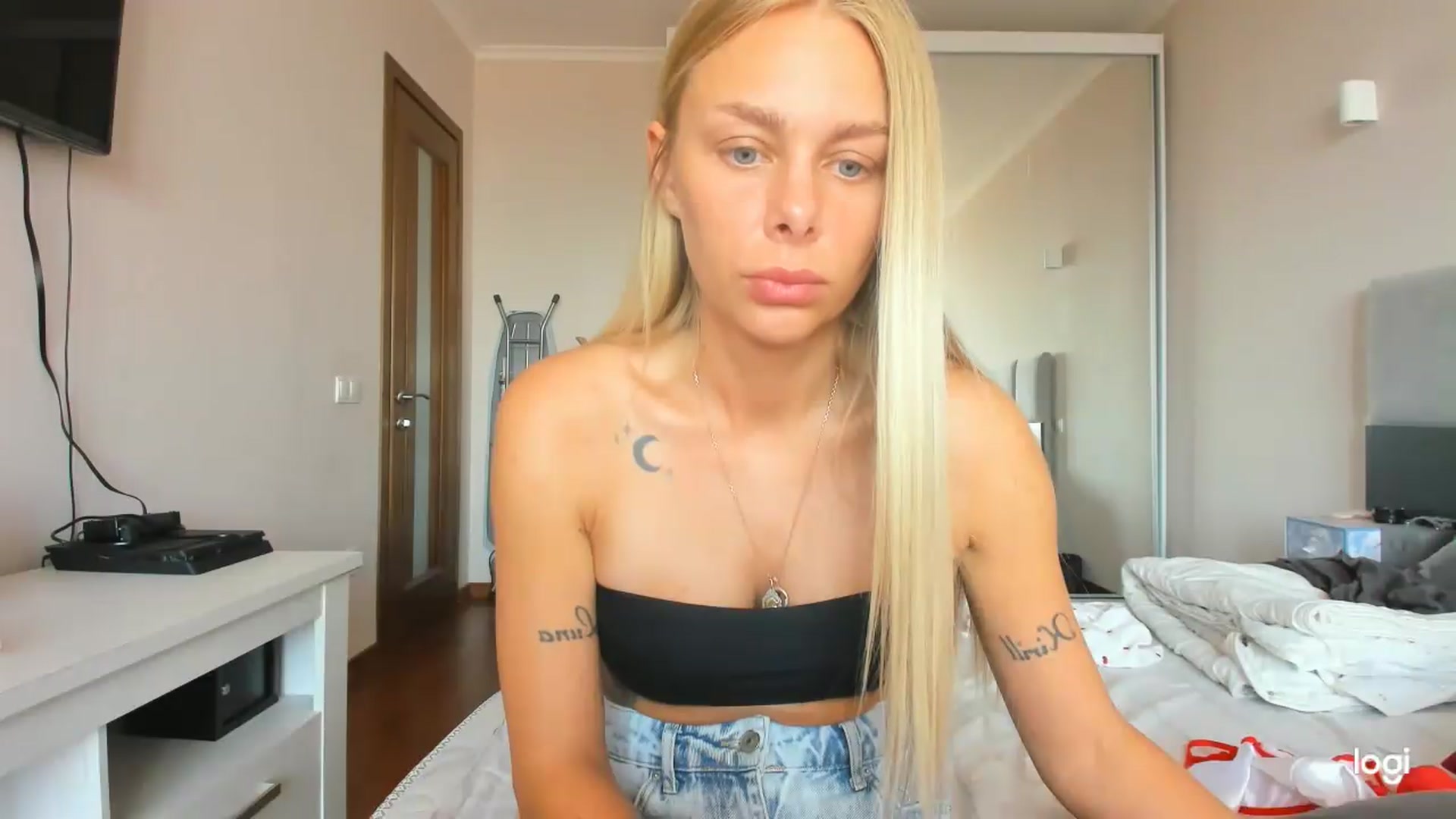Gallery image thumbnail from Librarys_bb's myfreecams stream on, 08/04/2026, 11:25 image 16 of 20