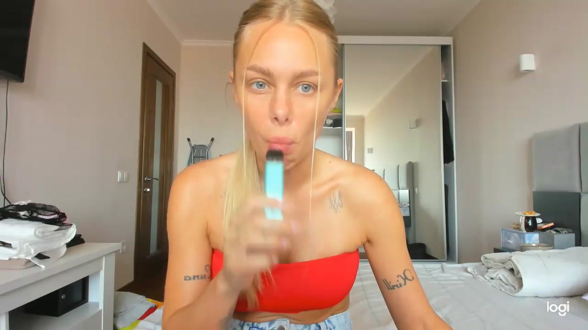 Gallery image thumbnail from Librarys_bb's myfreecams stream on, 08/06/2026, 10:40 image 4 of 20