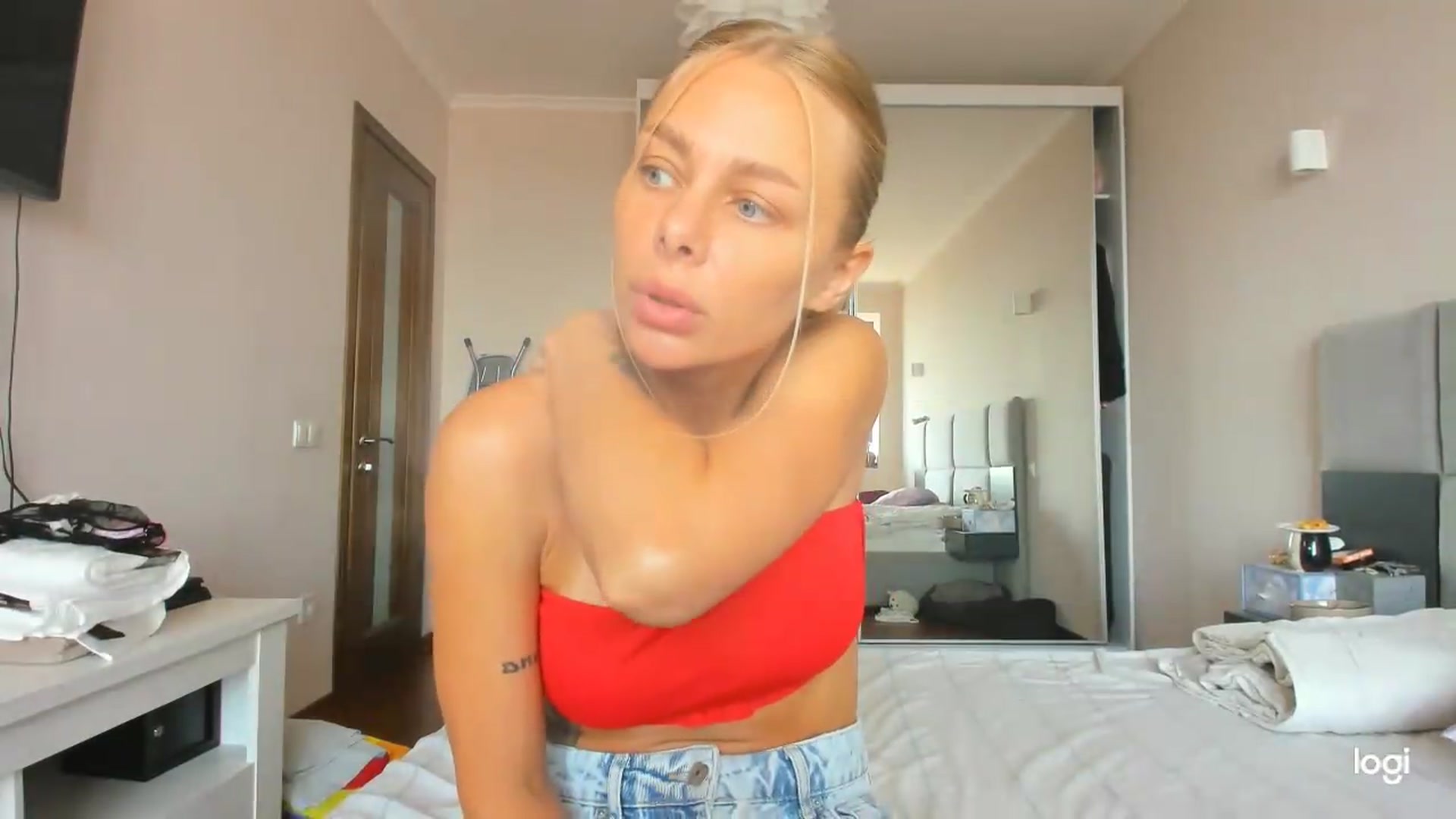 Gallery image thumbnail from Librarys_bb's myfreecams stream on, 08/06/2026, 10:40 image 17 of 20
