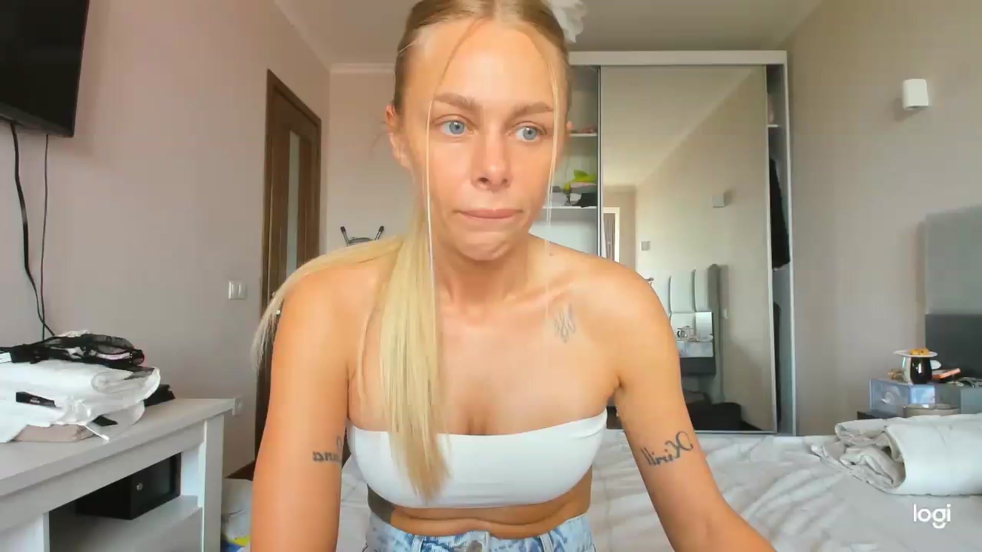 Gallery image thumbnail from Librarys_bb's myfreecams stream on, 08/06/2026, 11:57 image 2 of 20