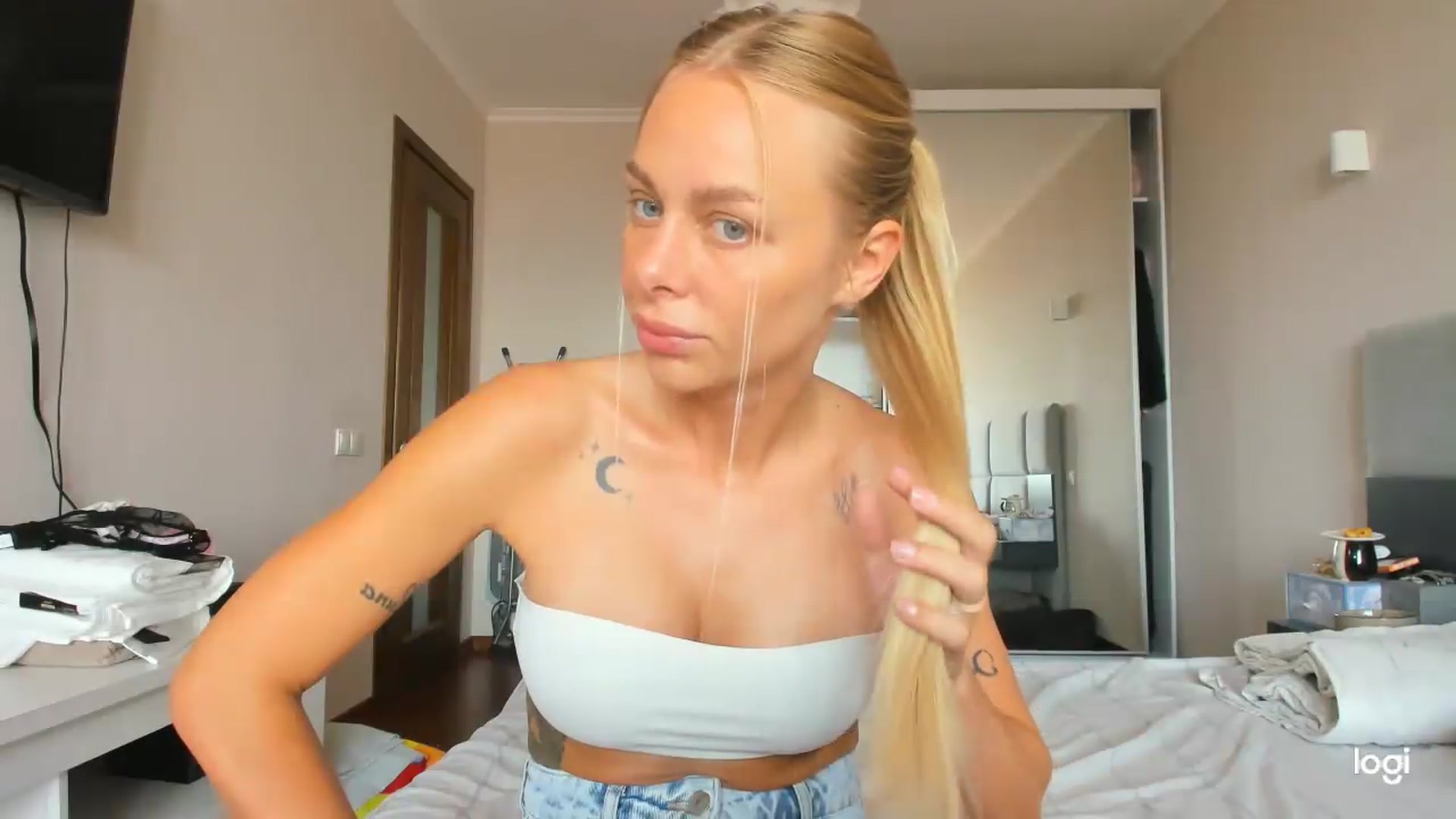 Gallery image thumbnail from Librarys_bb's myfreecams stream on, 08/06/2026, 11:57 image 17 of 20