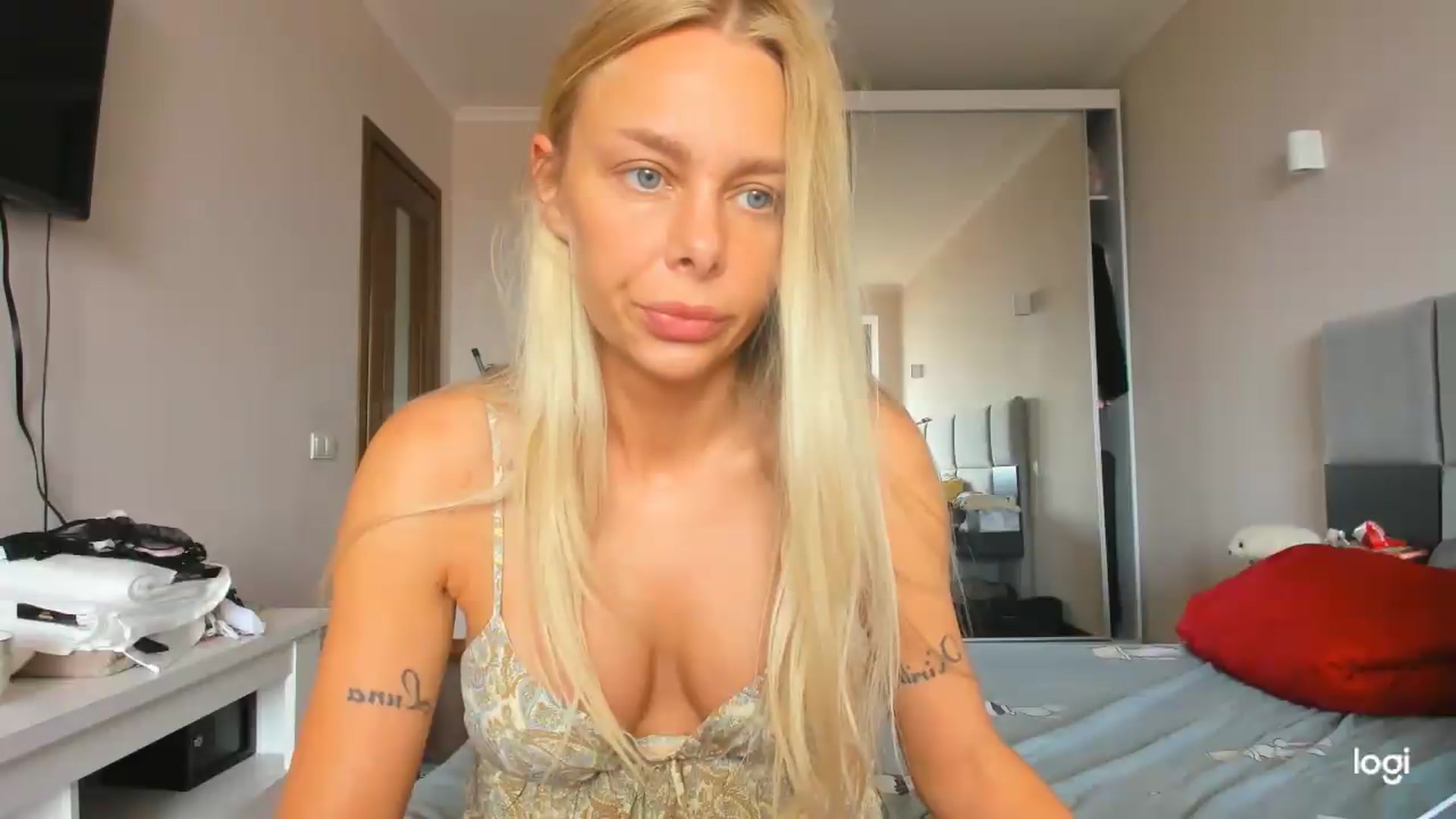 Gallery image thumbnail from Librarys_bb's myfreecams stream on, 08/08/2026, 12:15 image 5 of 20