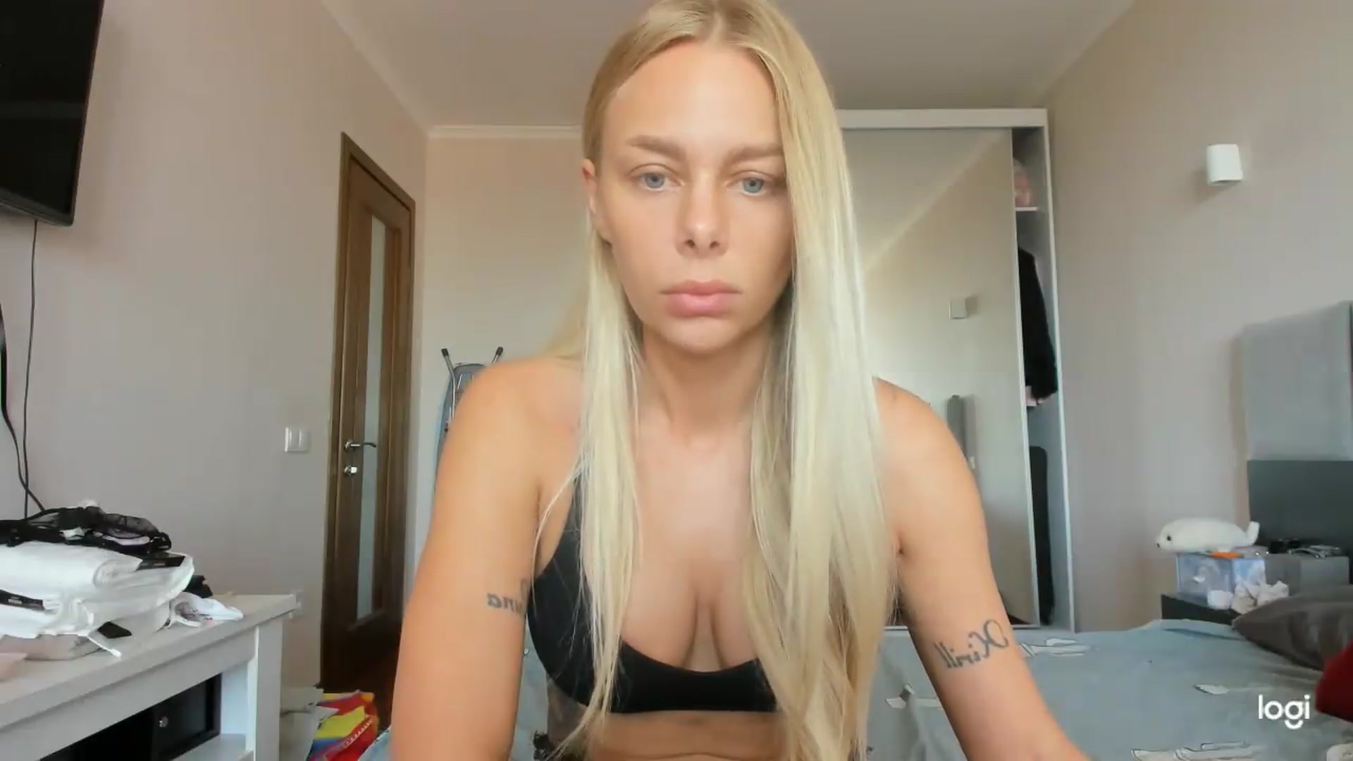 Gallery image thumbnail from Librarys_bb's myfreecams stream on, 08/10/2026, 10:31 image 9 of 20