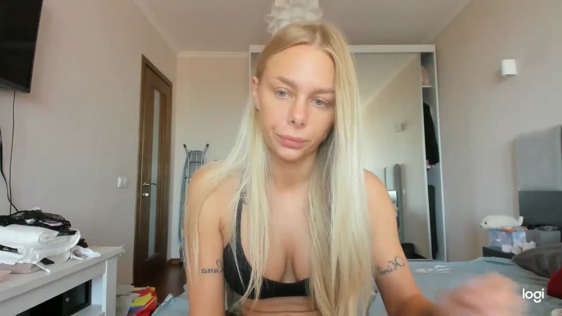 Gallery image thumbnail from Librarys_bb's myfreecams stream on, 08/10/2026, 10:31 image 18 of 20