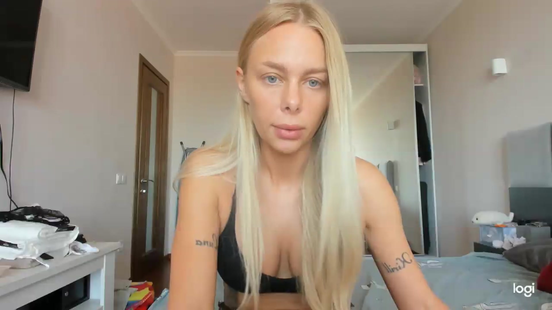 Gallery image thumbnail from Librarys_bb's myfreecams stream on, 08/10/2026, 10:31 image 17 of 20