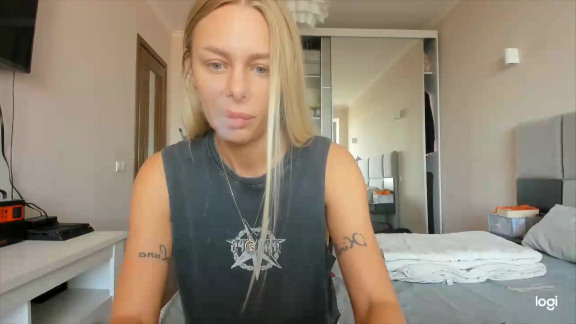 Gallery image thumbnail from Librarys_bb's myfreecams stream on, 08/13/2026, 10:46 image 2 of 20
