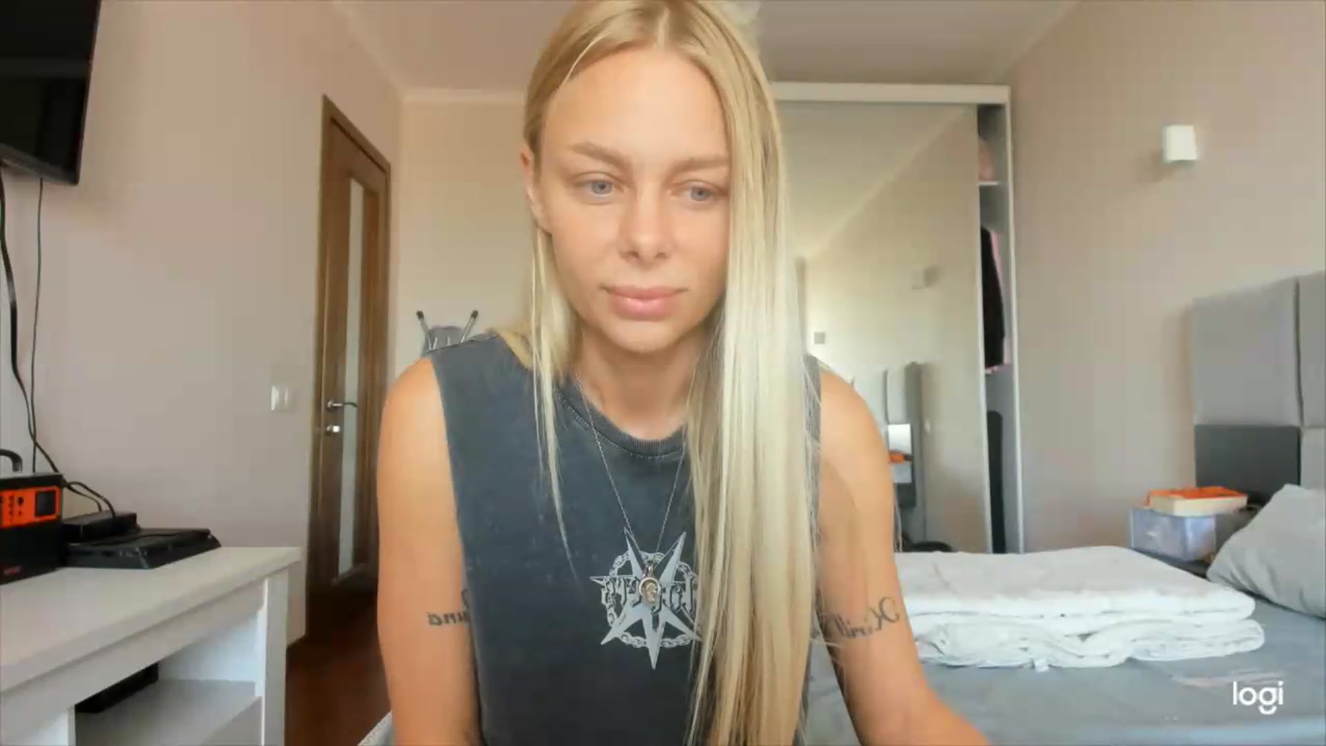 Gallery image thumbnail from Librarys_bb's myfreecams stream on, 08/13/2026, 10:46 image 4 of 20