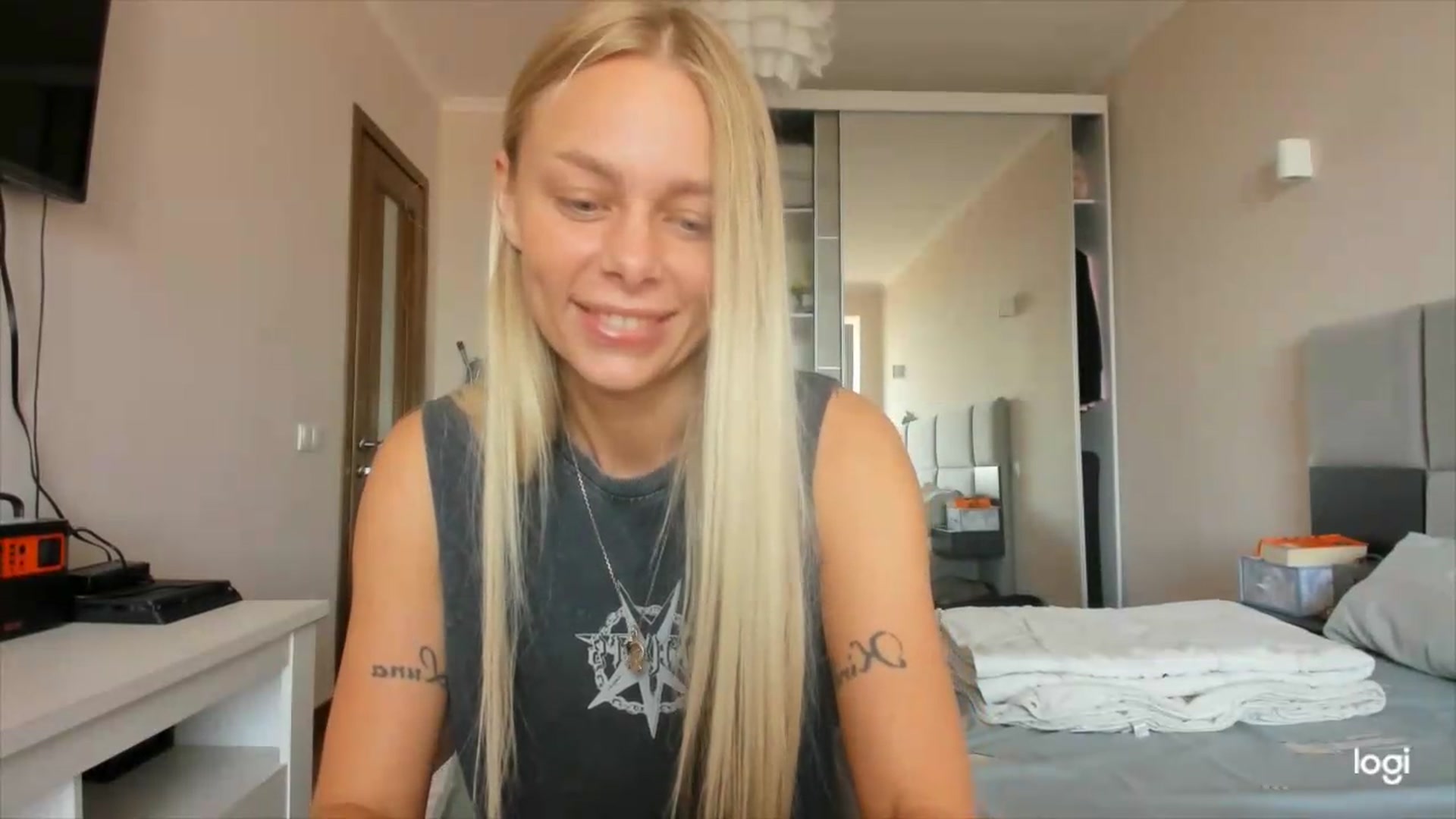Gallery image thumbnail from Librarys_bb's myfreecams stream on, 08/13/2026, 10:46 image 8 of 20