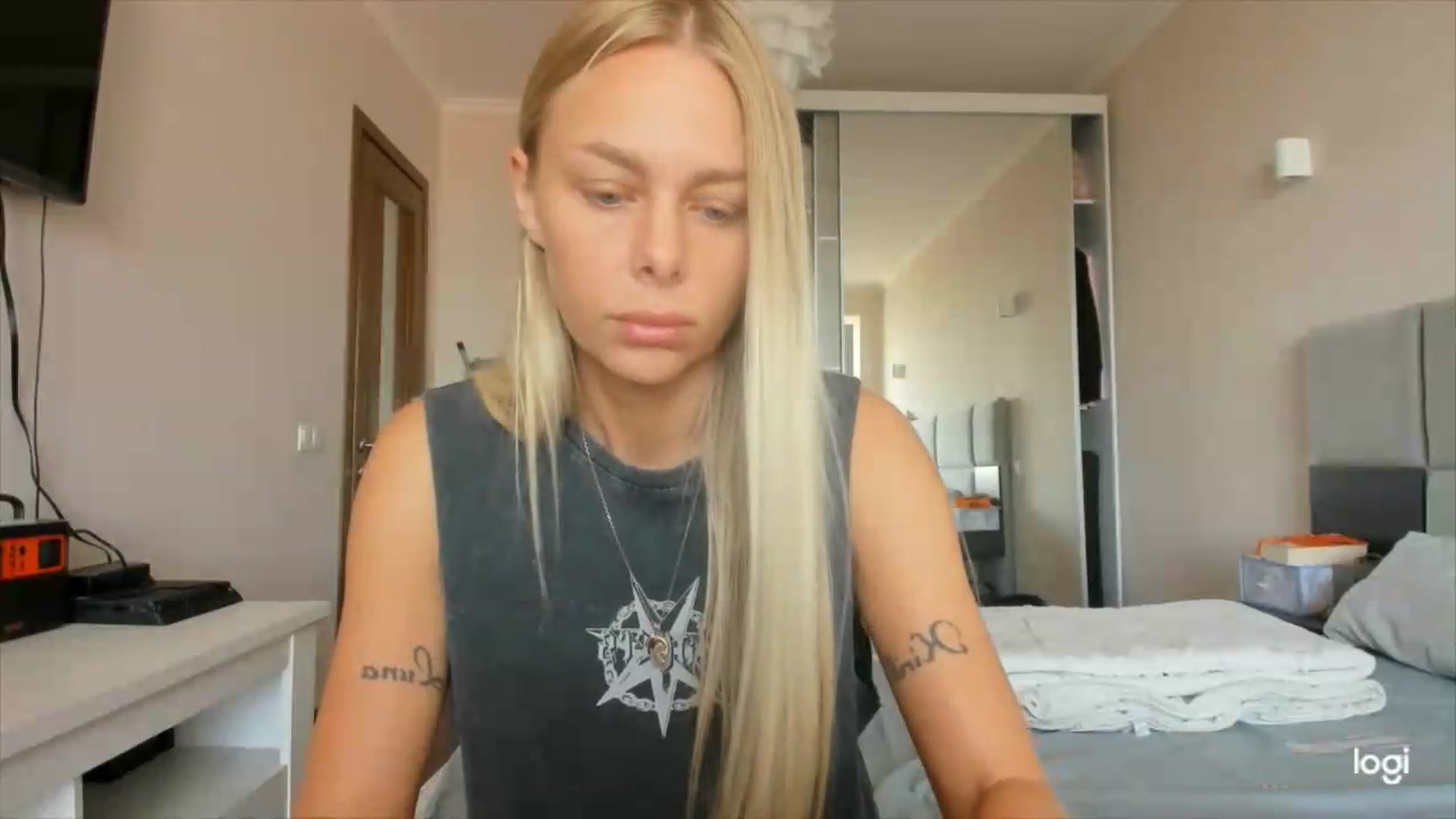 Gallery image thumbnail from Librarys_bb's myfreecams stream on, 08/13/2026, 10:46 image 6 of 20