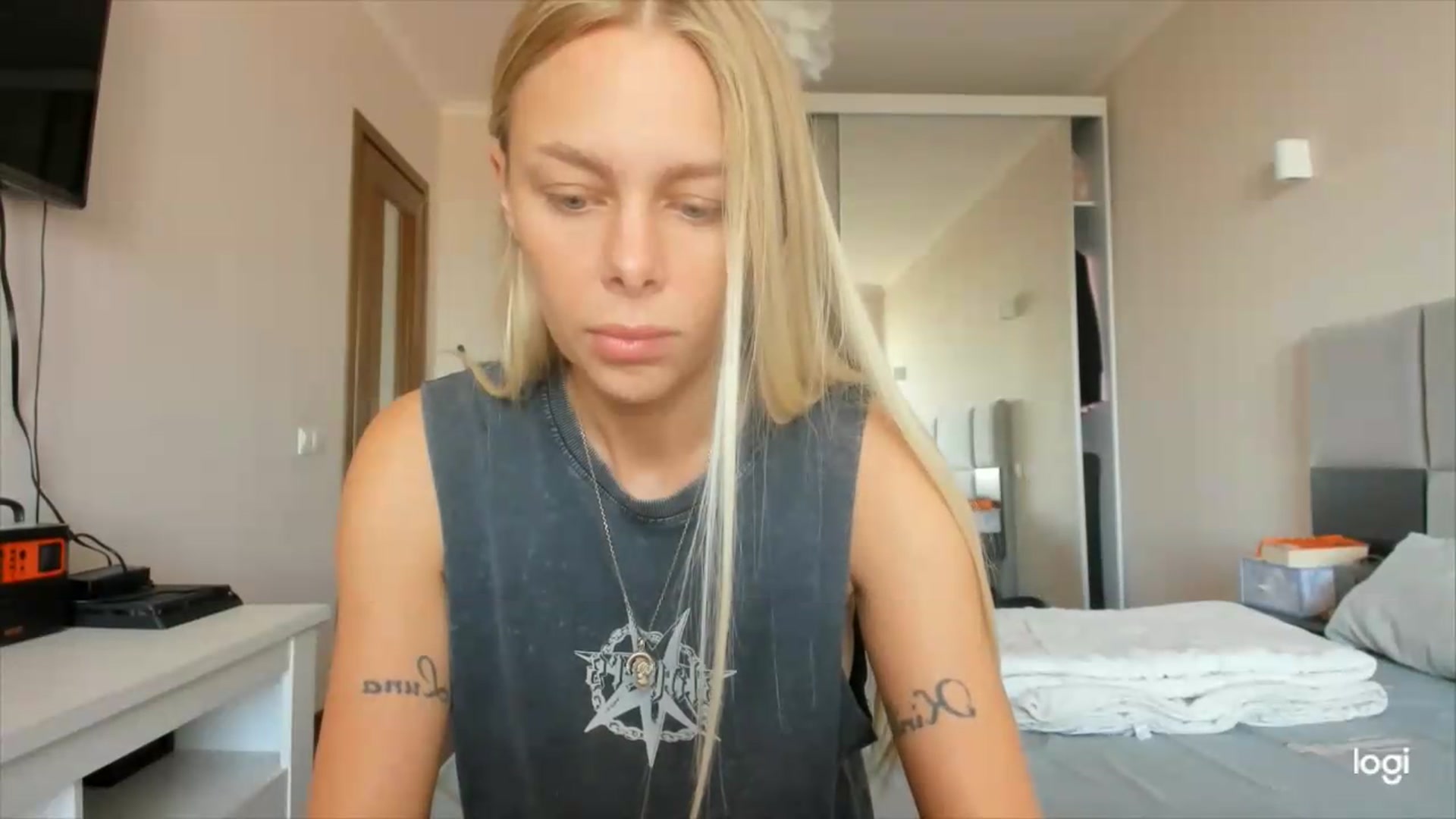 Gallery image thumbnail from Librarys_bb's myfreecams stream on, 08/13/2026, 10:46 image 3 of 20