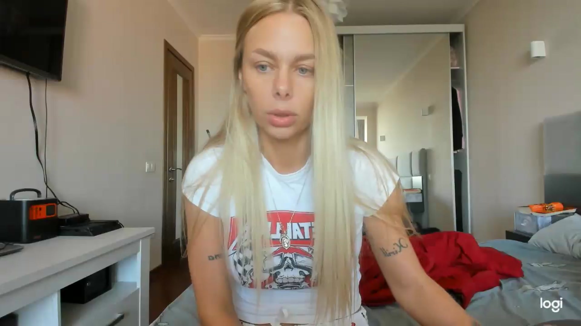 Gallery image thumbnail from Librarys_bb's myfreecams stream on, 08/14/2026, 06:03 image 11 of 20