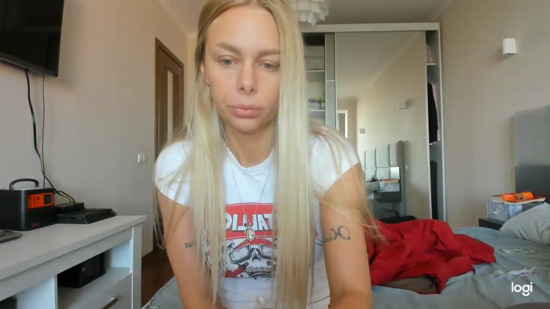 Gallery image thumbnail from Librarys_bb's myfreecams stream on, 08/14/2026, 06:03 image 13 of 20