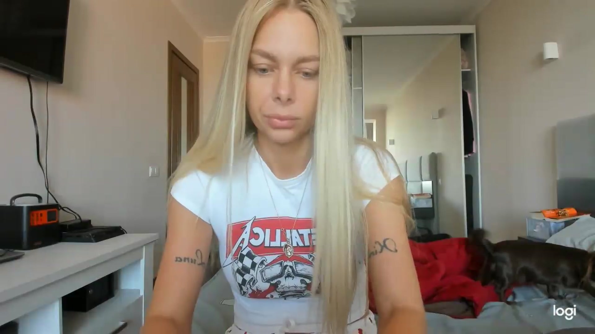 Gallery image thumbnail from Librarys_bb's myfreecams stream on, 08/14/2026, 06:03 image 2 of 20
