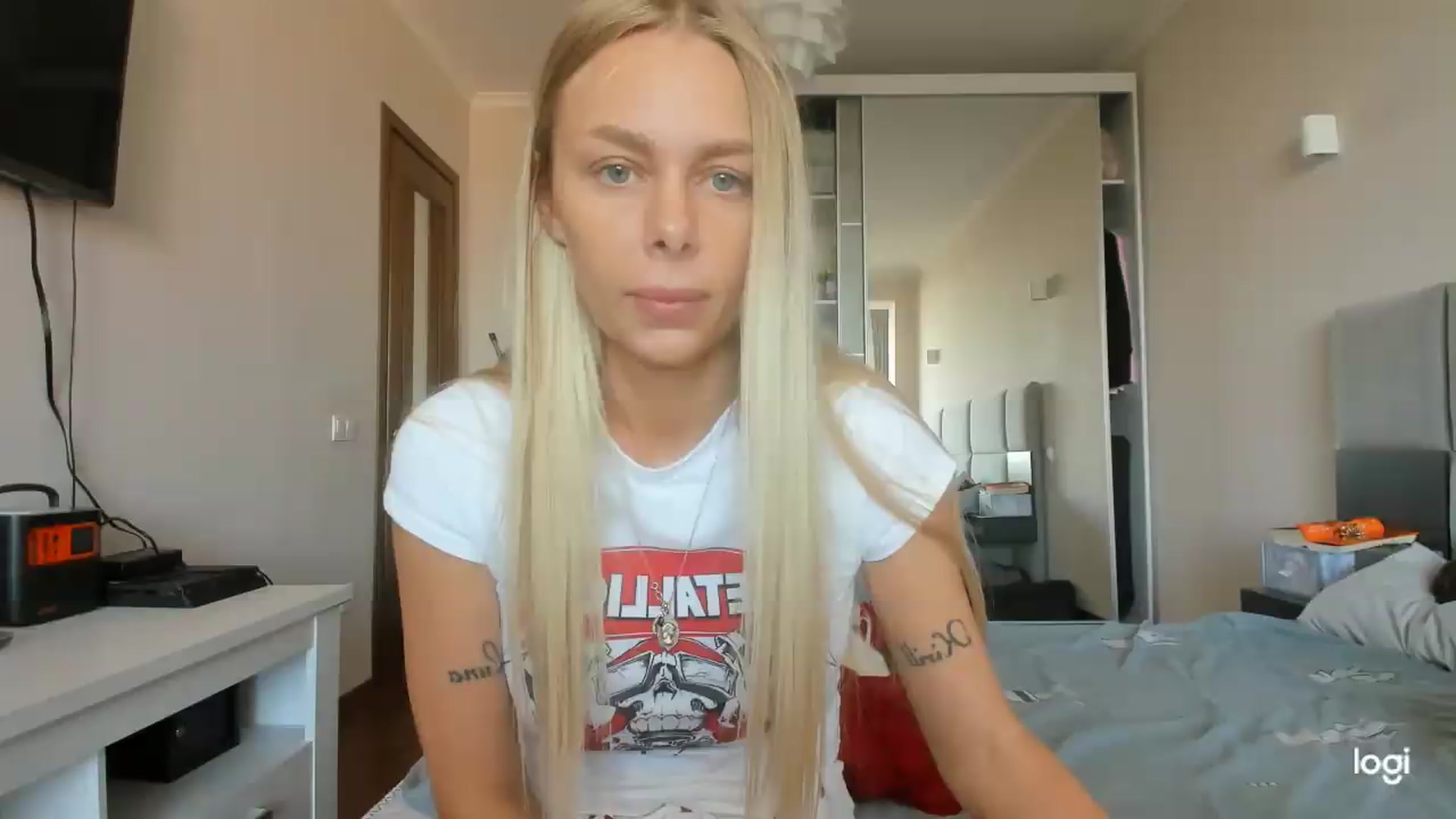 Gallery image thumbnail from Librarys_bb's myfreecams stream on, 08/14/2026, 06:37 image 16 of 20