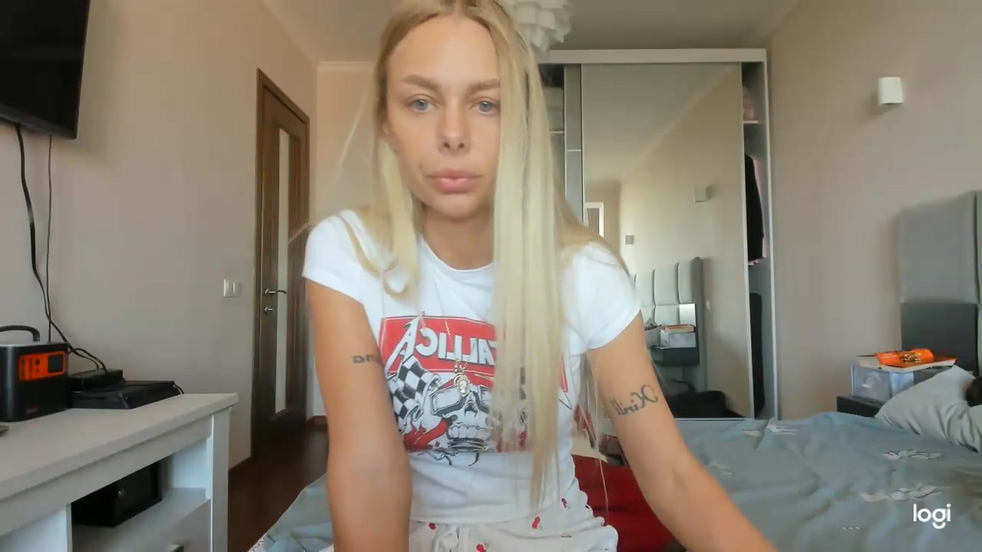 Gallery image thumbnail from Librarys_bb's myfreecams stream on, 08/14/2026, 06:37 image 20 of 20