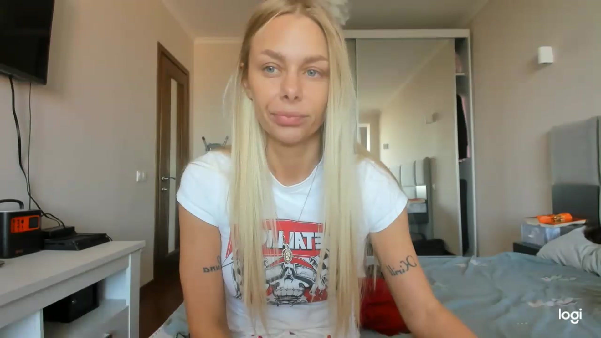 Gallery image thumbnail from Librarys_bb's myfreecams stream on, 08/14/2026, 06:37 image 6 of 20