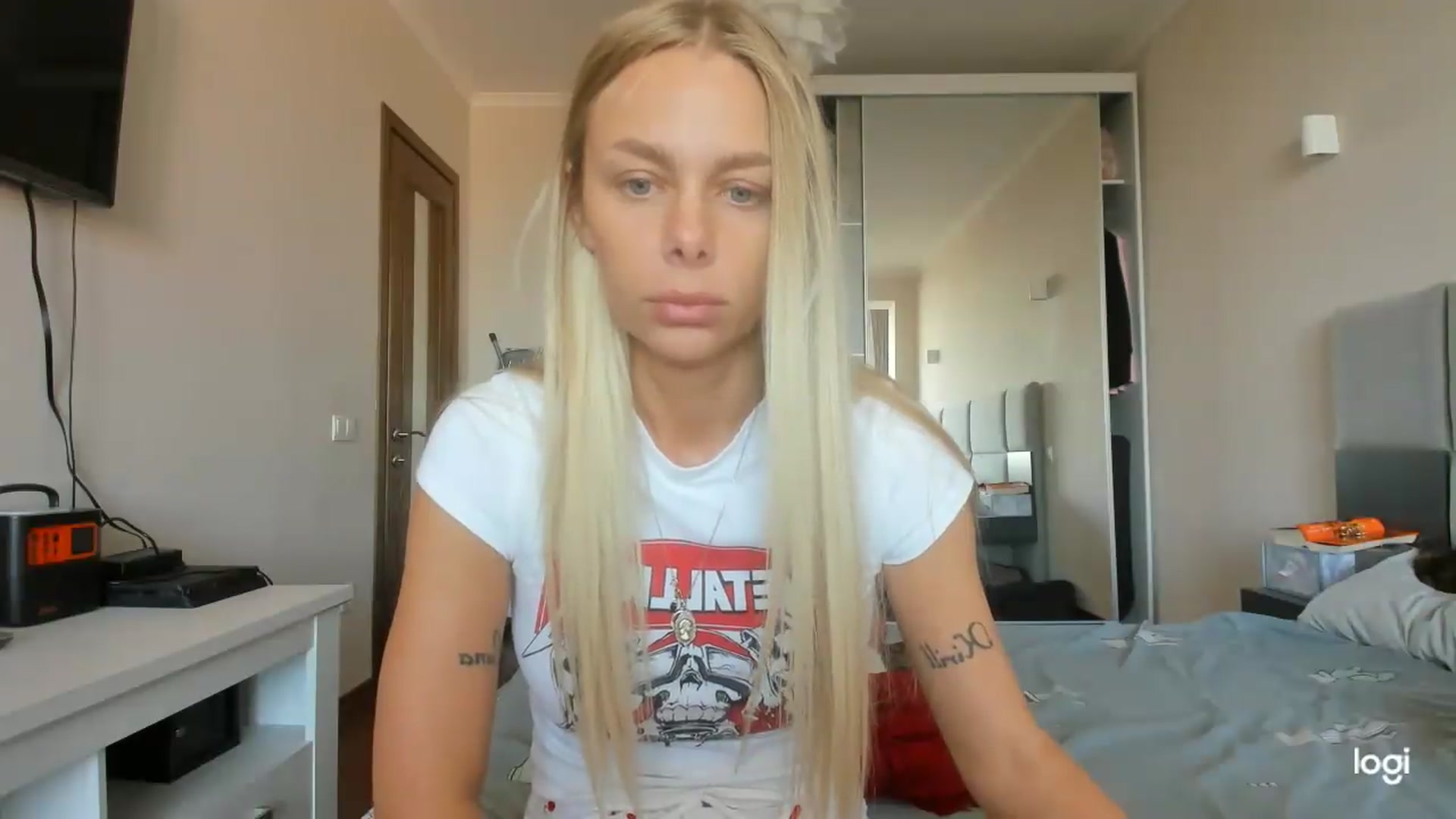 Gallery image thumbnail from Librarys_bb's myfreecams stream on, 08/14/2026, 06:37 image 10 of 20