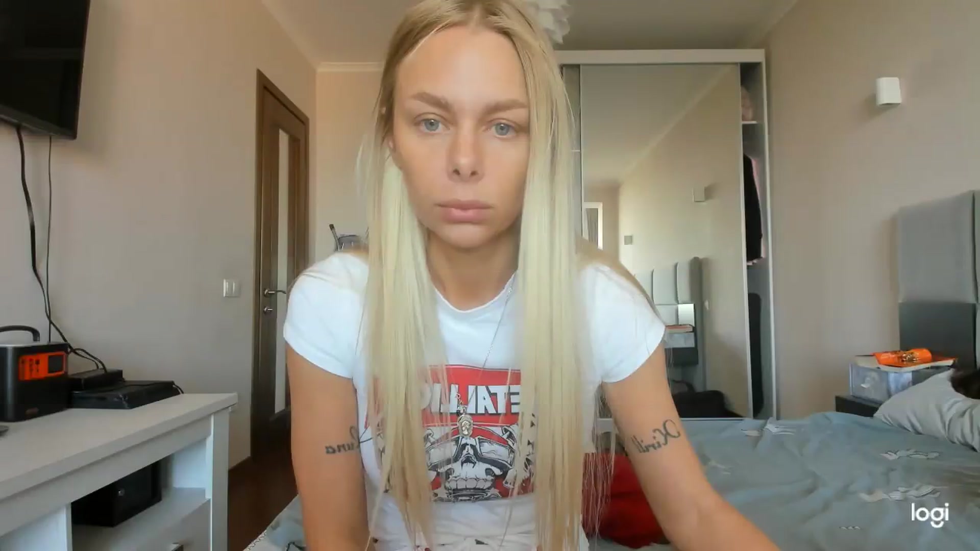 Gallery image thumbnail from Librarys_bb's myfreecams stream on, 08/14/2026, 06:37 image 5 of 20
