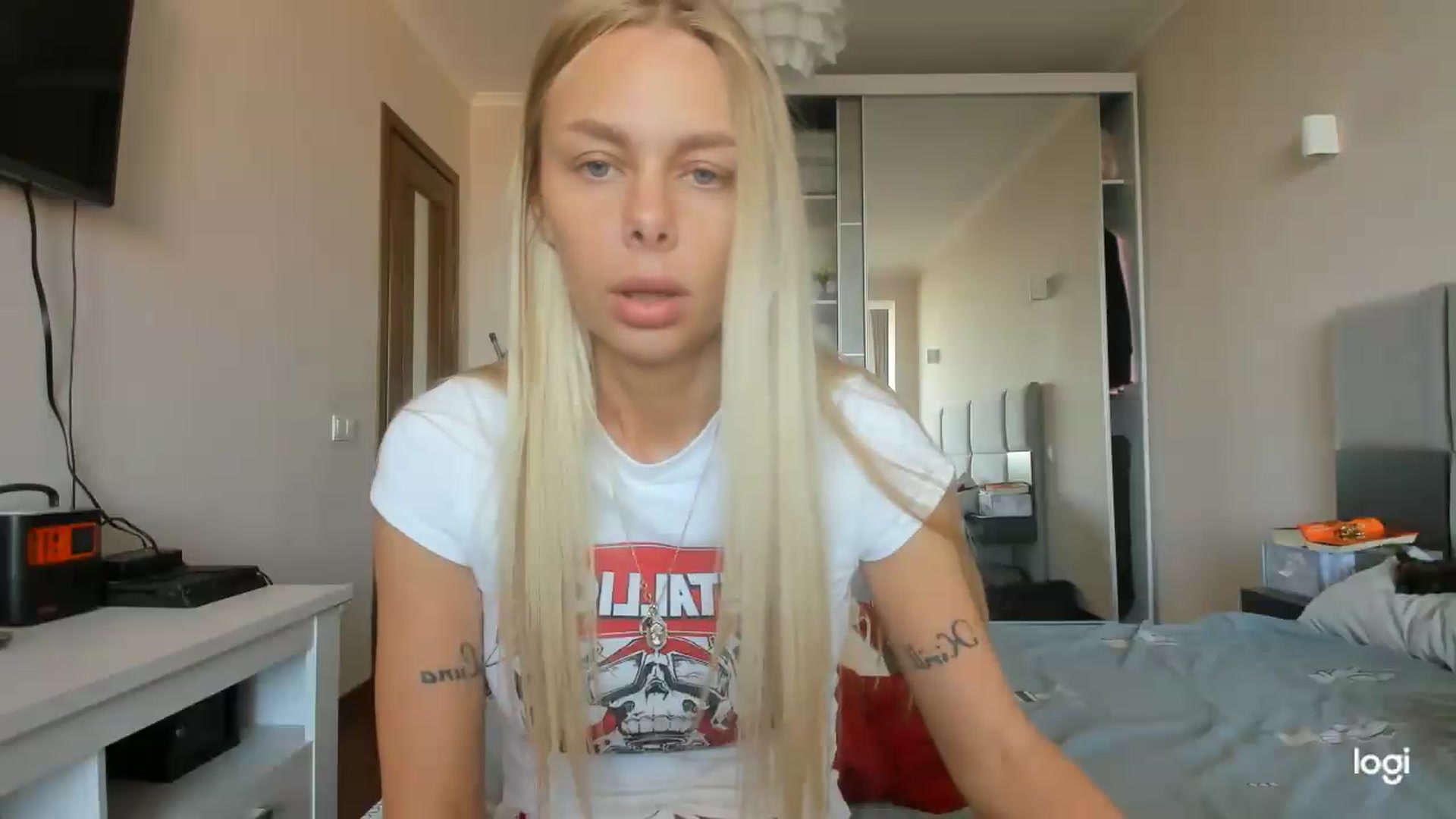 Gallery image thumbnail from Librarys_bb's myfreecams stream on, 08/14/2026, 06:37 image 14 of 20