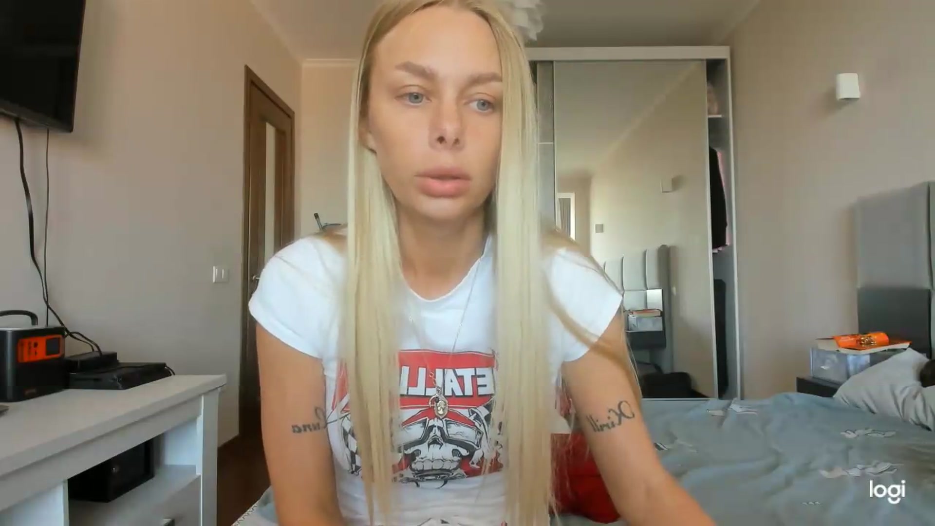 Gallery image thumbnail from Librarys_bb's myfreecams stream on, 08/14/2026, 06:37 image 19 of 20