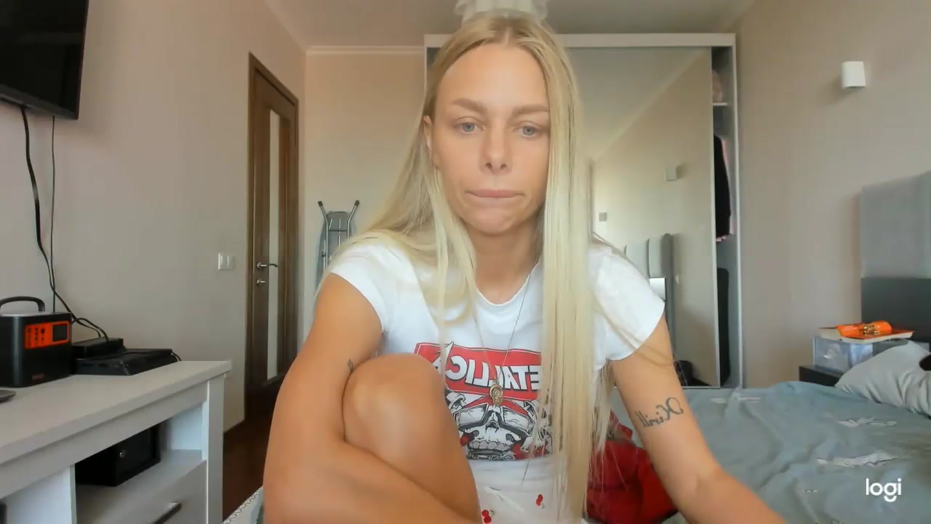 Gallery image thumbnail from Librarys_bb's myfreecams stream on, 08/14/2026, 07:37 image 20 of 20