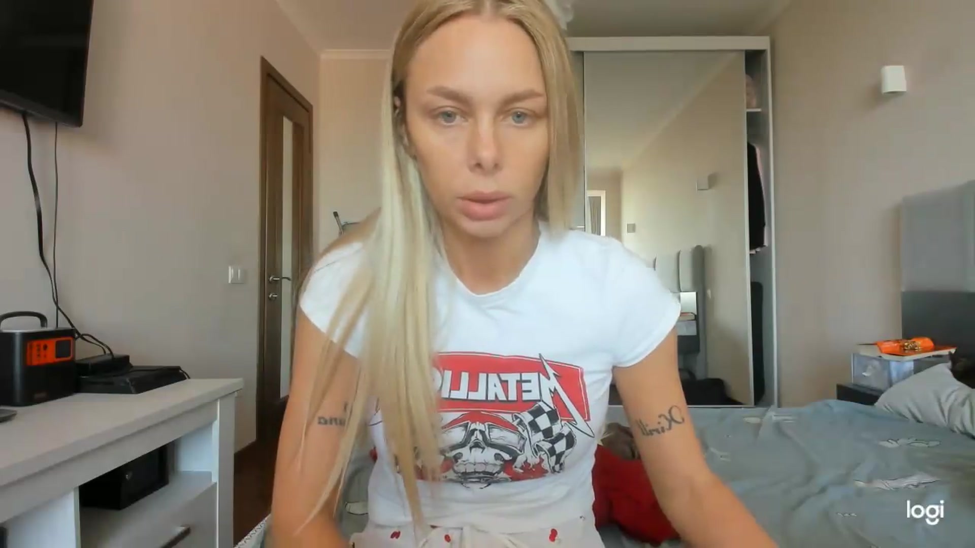 Gallery image thumbnail from Librarys_bb's myfreecams stream on, 08/14/2026, 07:37 image 5 of 20
