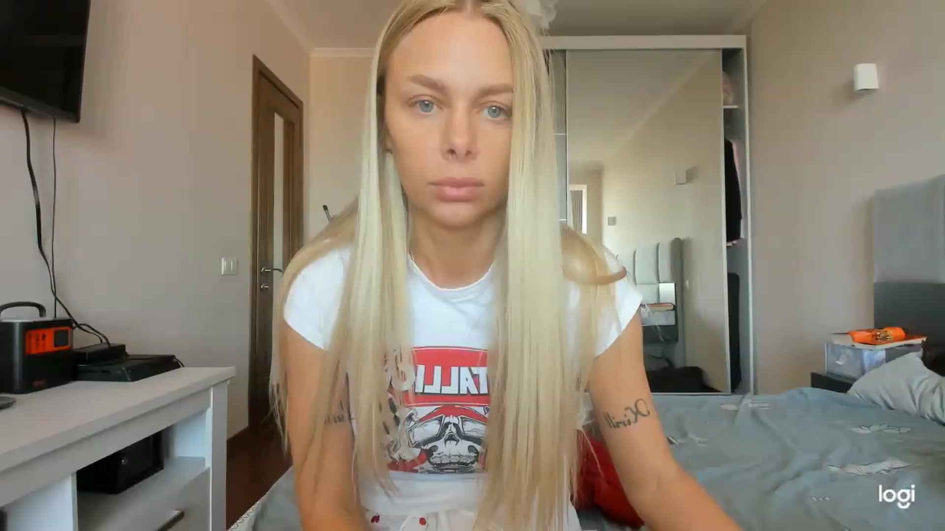 Gallery image thumbnail from Librarys_bb's myfreecams stream on, 08/14/2026, 07:37 image 2 of 20