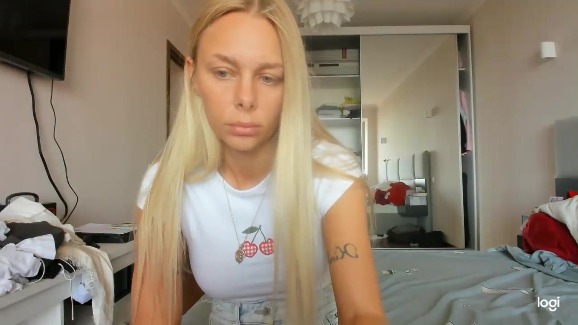 Gallery image thumbnail from Librarys_bb's myfreecams stream on, 09/04/2026, 08:25 image 17 of 20